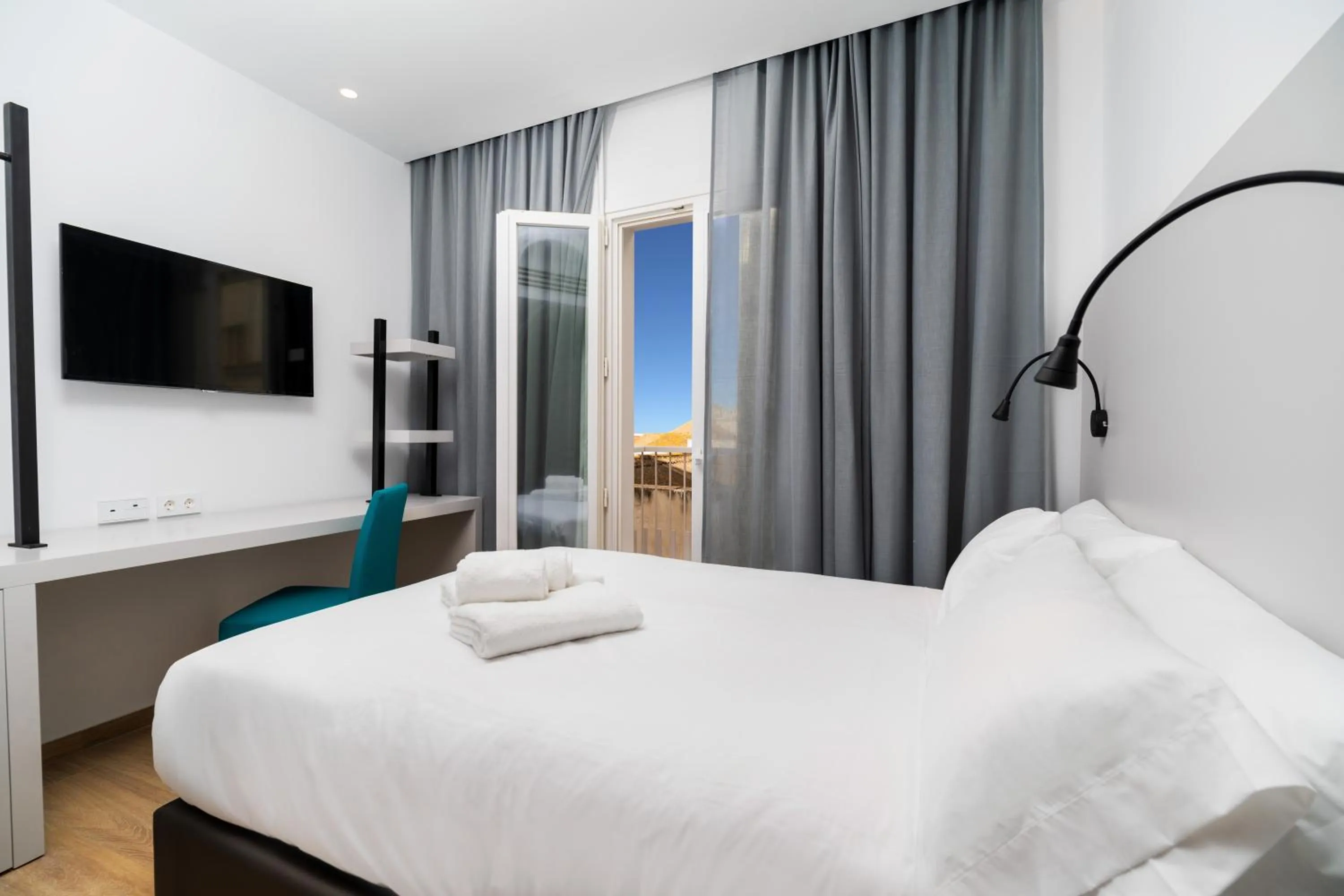 Photo of the whole room, Bed in Dormos Hotel