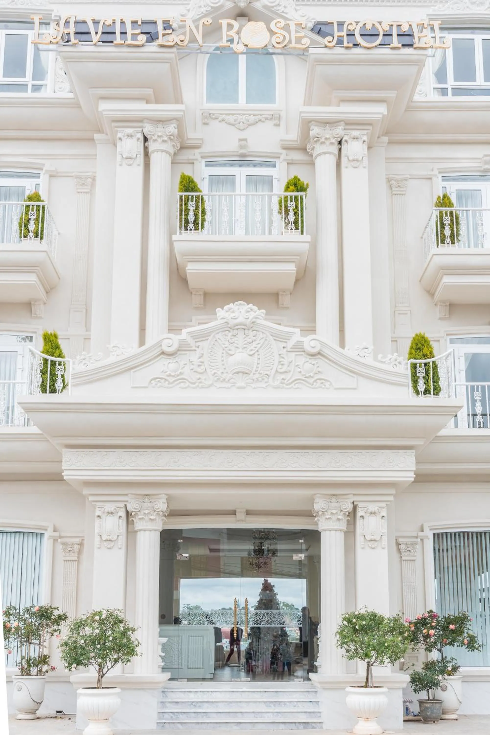 Property building in La Vie En Rose Villa