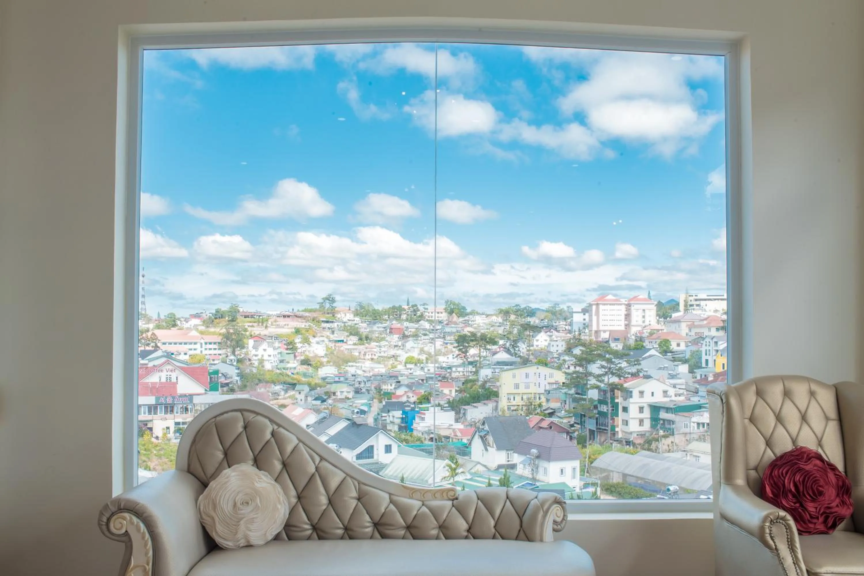 Property building in La Vie En Rose Villa