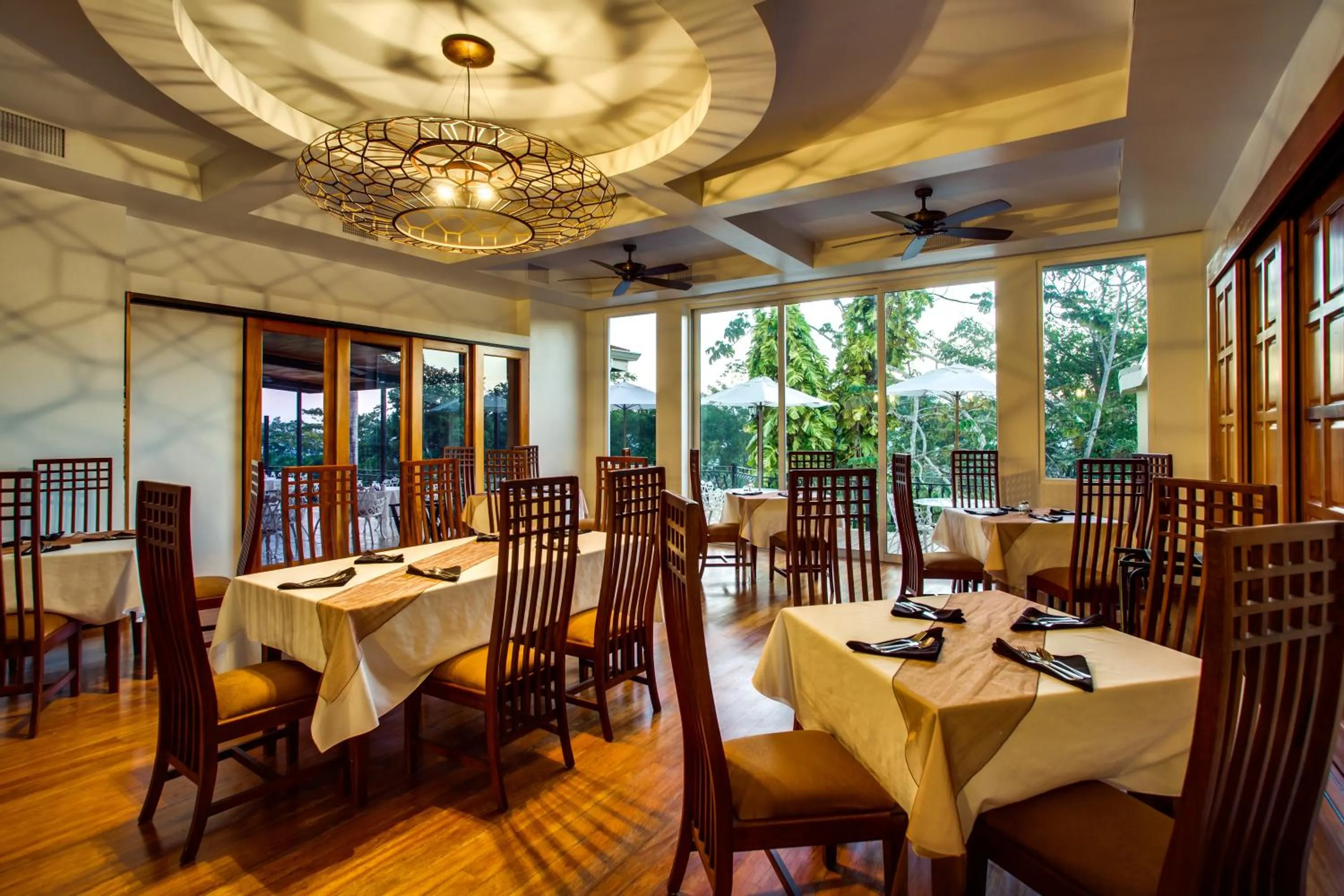 Restaurant/places to eat in San Ignacio Resort Hotel