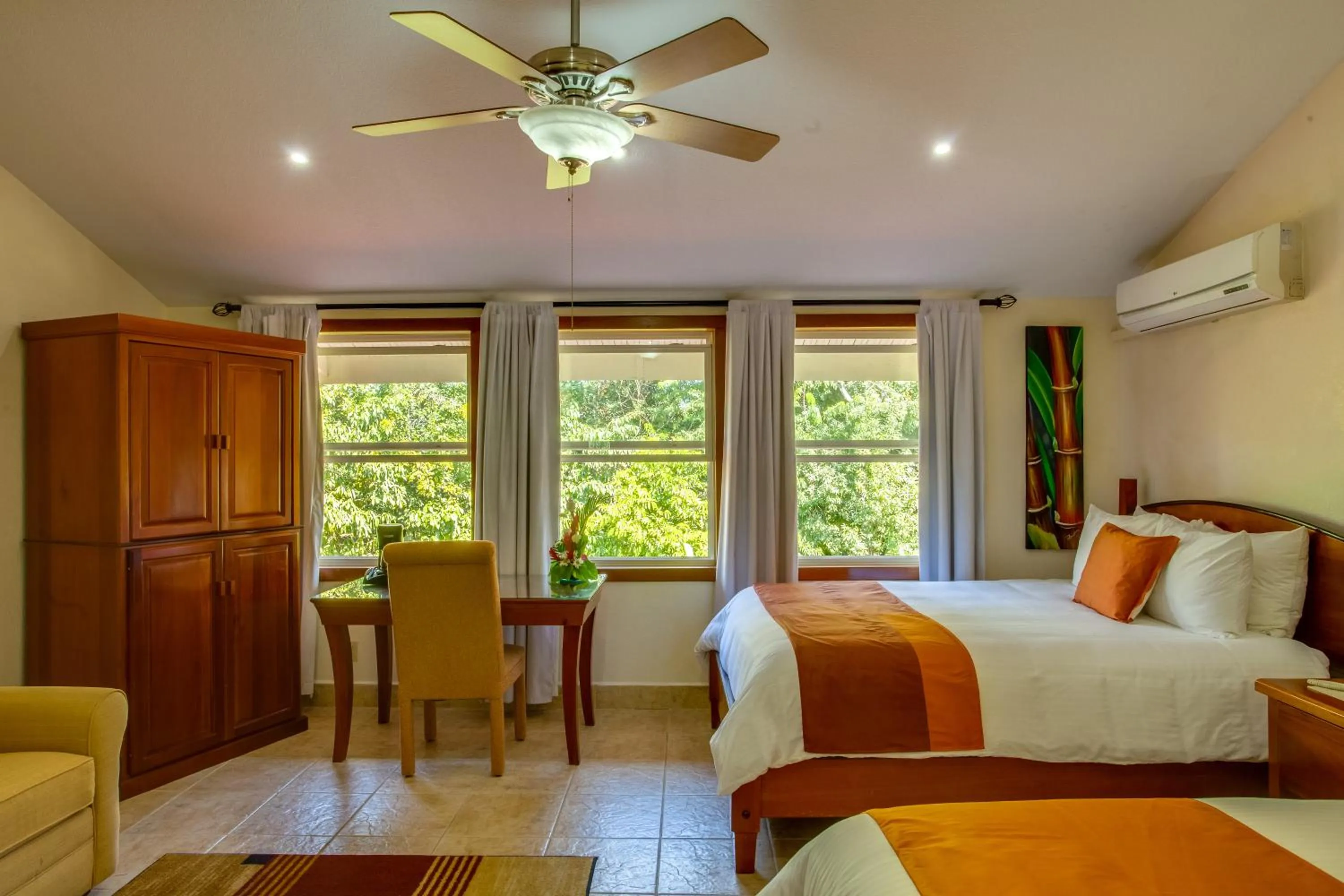 Bedroom, Bed in San Ignacio Resort Hotel