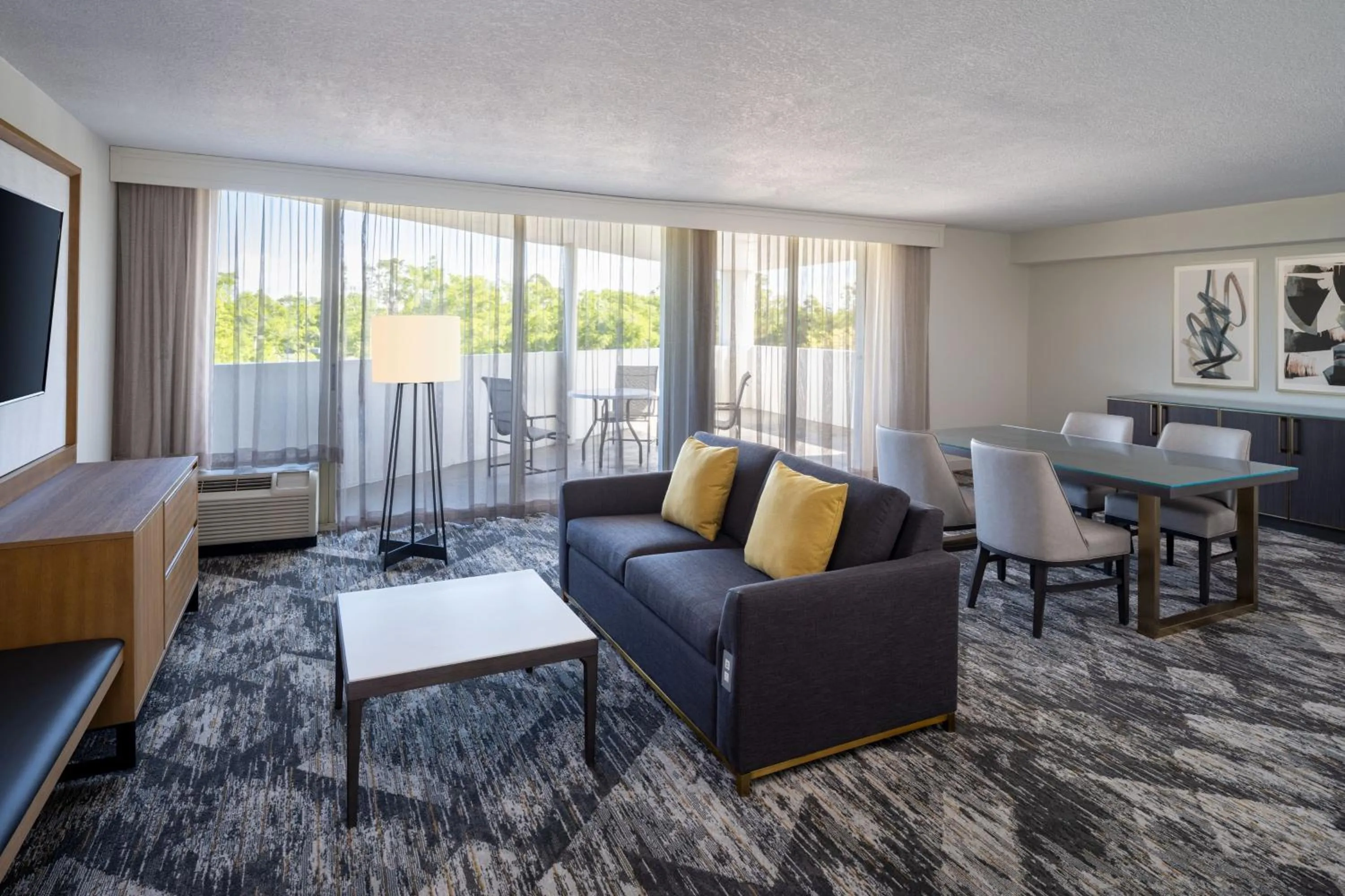 Photo of the whole room in Sheraton Orlando North