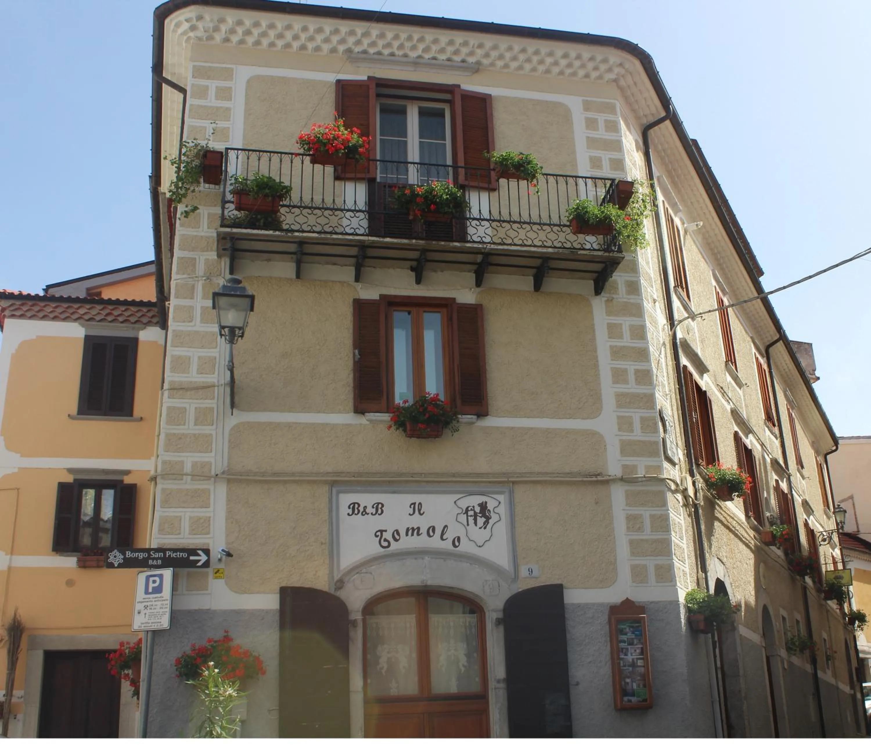 Property building in Il Tomolo