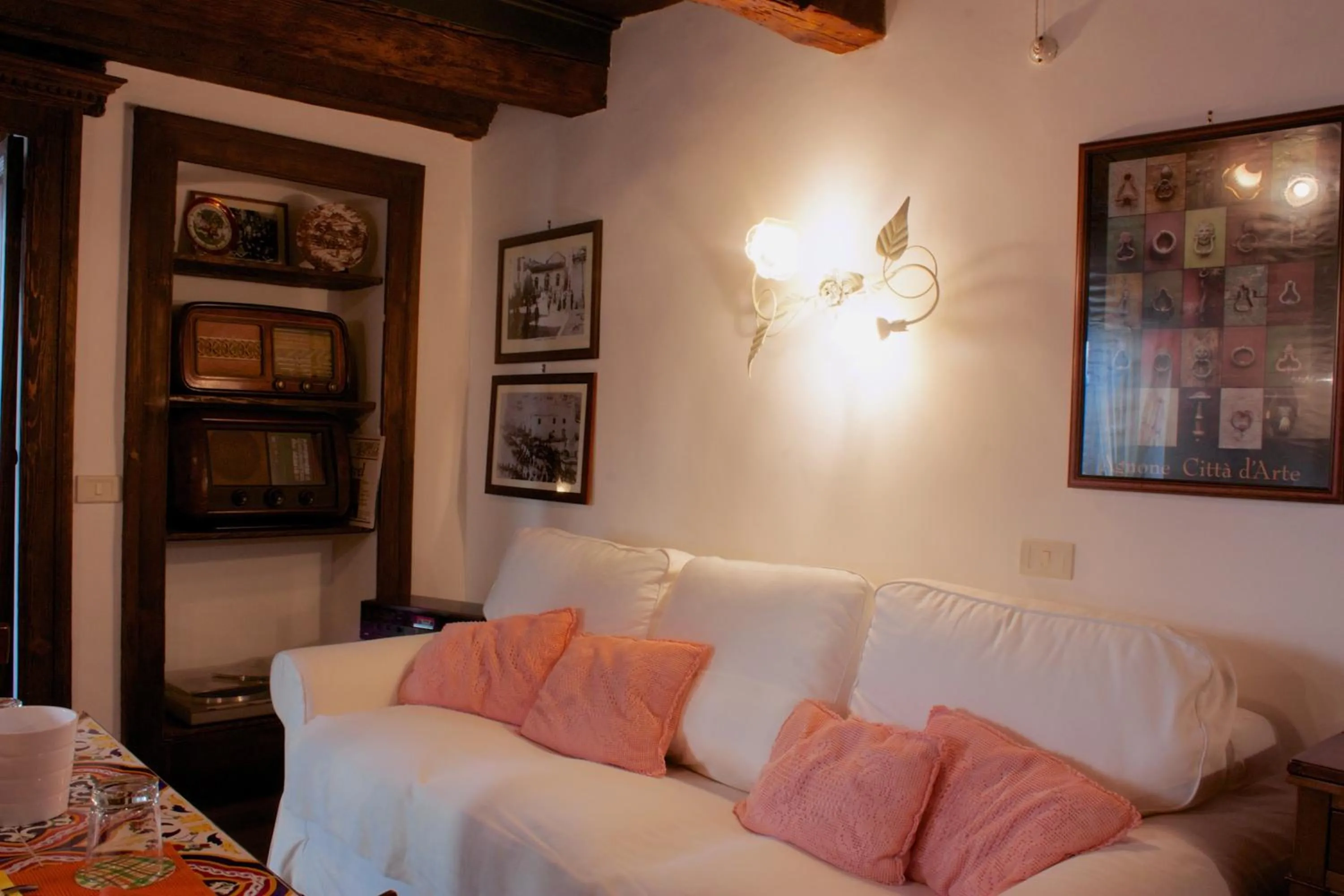 Communal lounge/ TV room in Il Tomolo