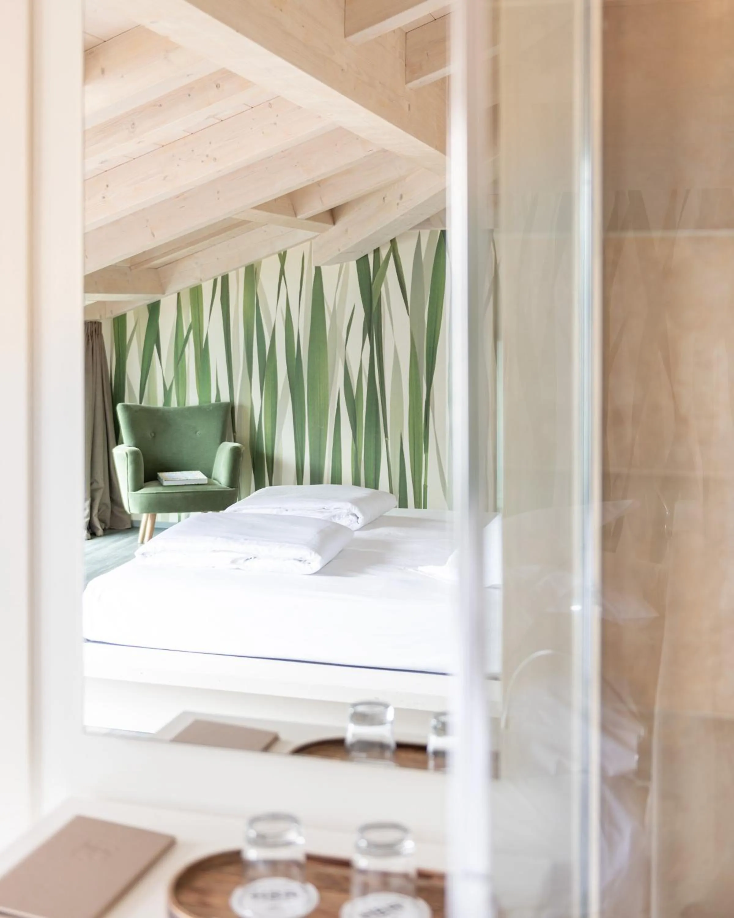 Bedroom, Bed in Hotel Baia Azzurra - Lake Front