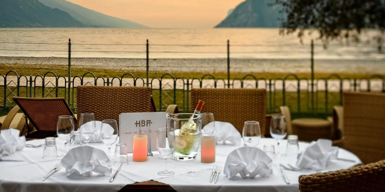 Restaurant/places to eat in Hotel Baia Azzurra - Lake Front