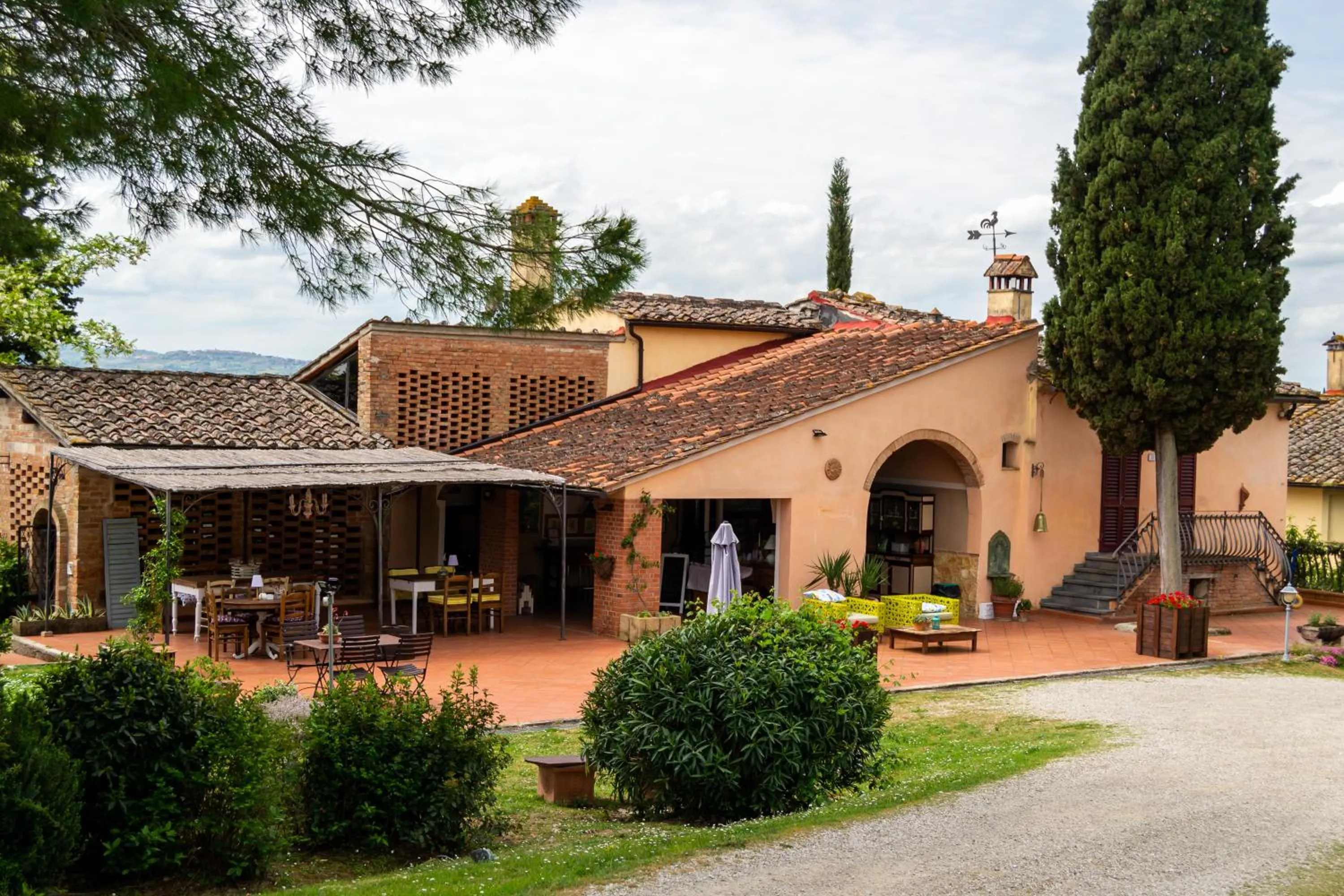 Restaurant/places to eat in Torre Rasa