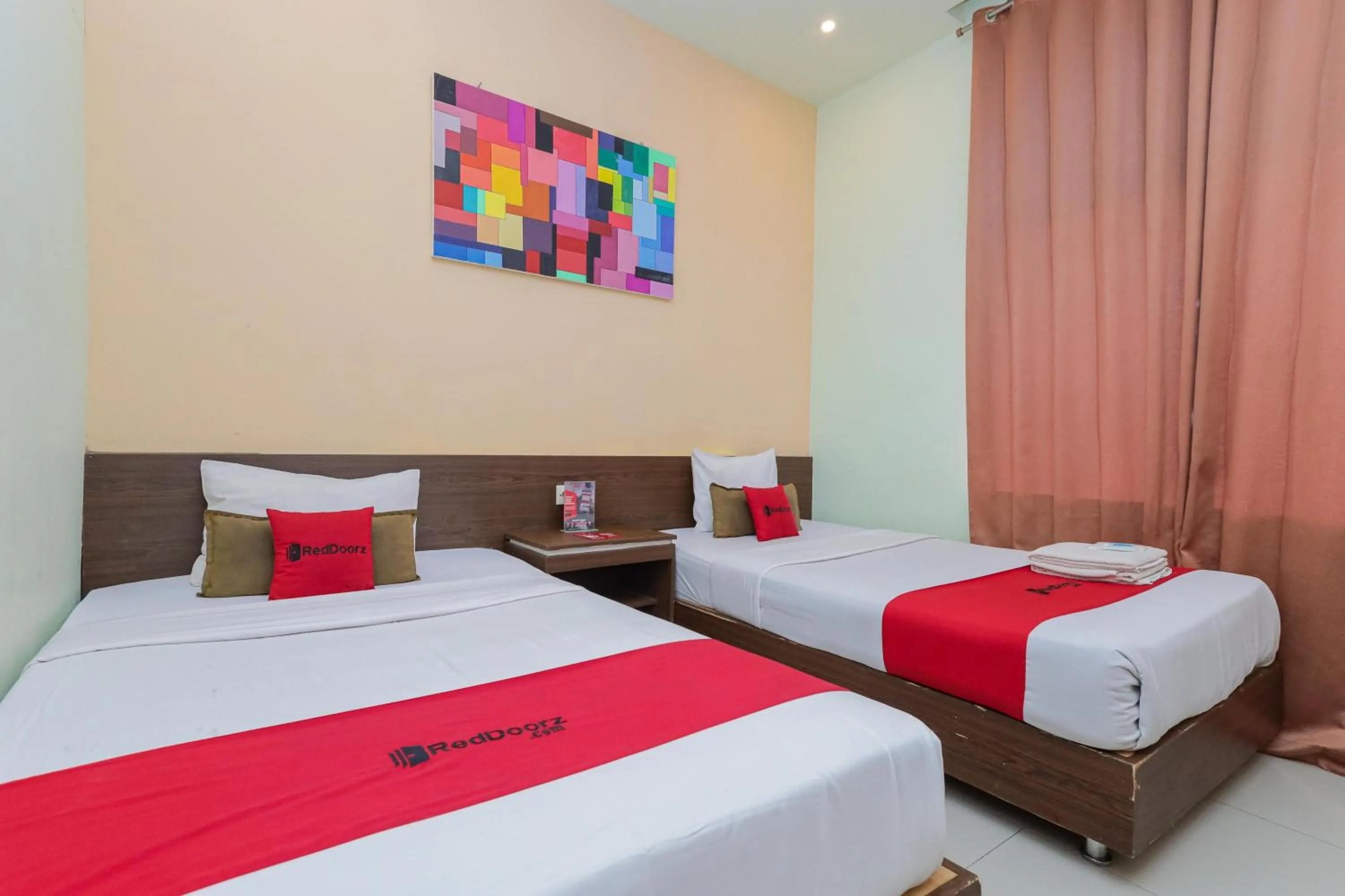 Bedroom, Bed in RedDoorz near Alun Alun Madiun