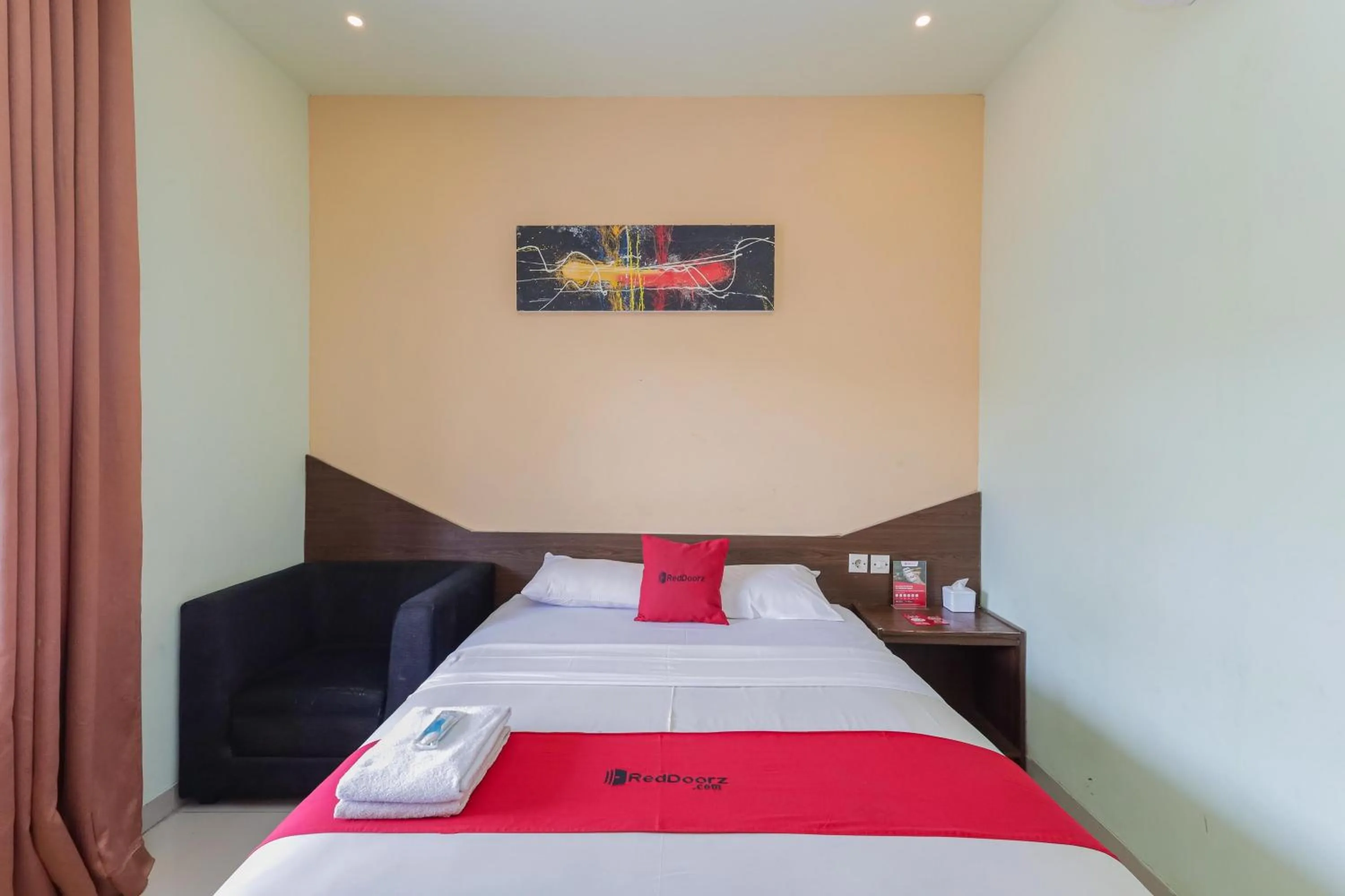 Bedroom, Bed in RedDoorz near Alun Alun Madiun