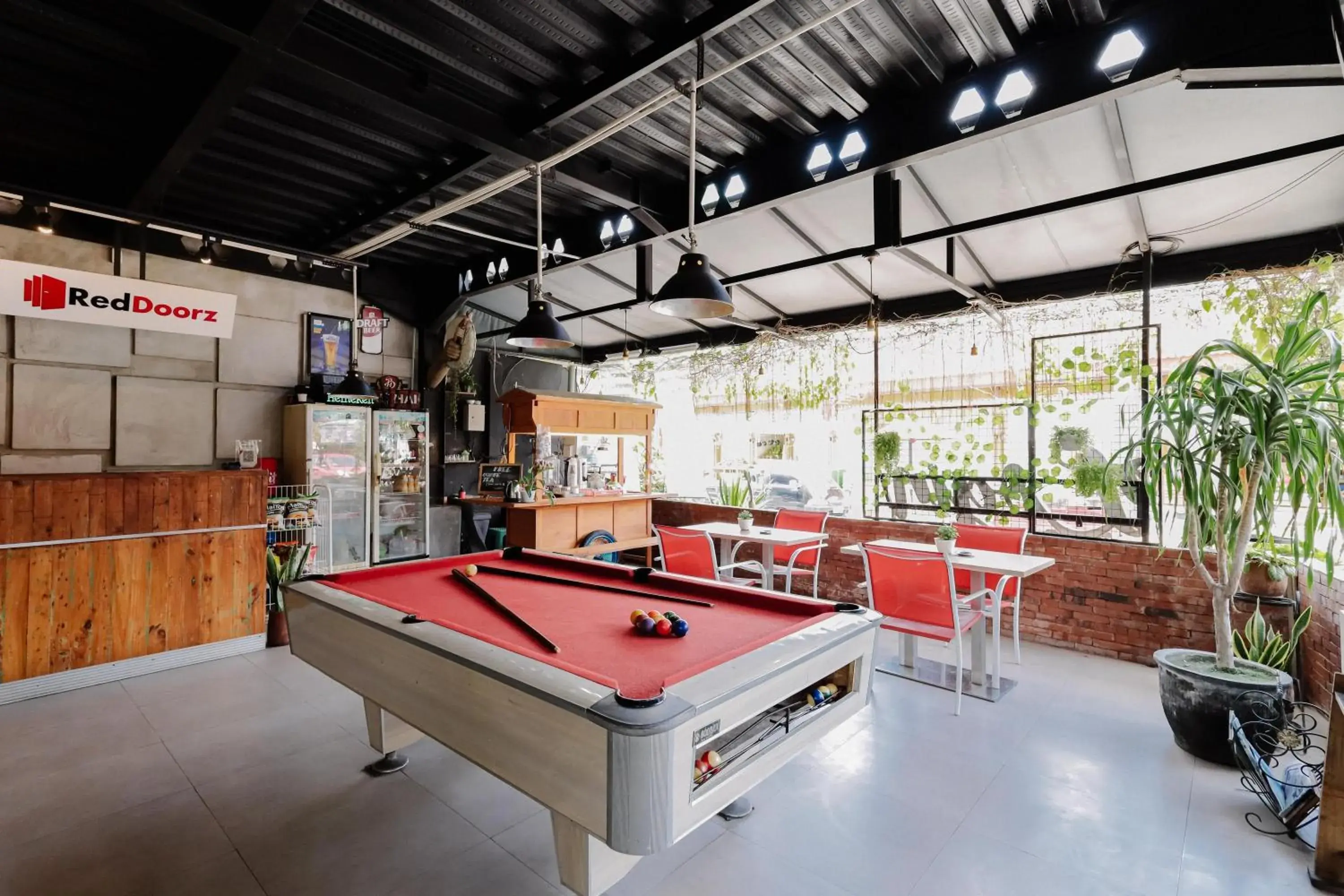 Lobby or reception in RedDoorz near Alun Alun Madiun Lobby or reception in RedDoorz near Alun Alun Madiun