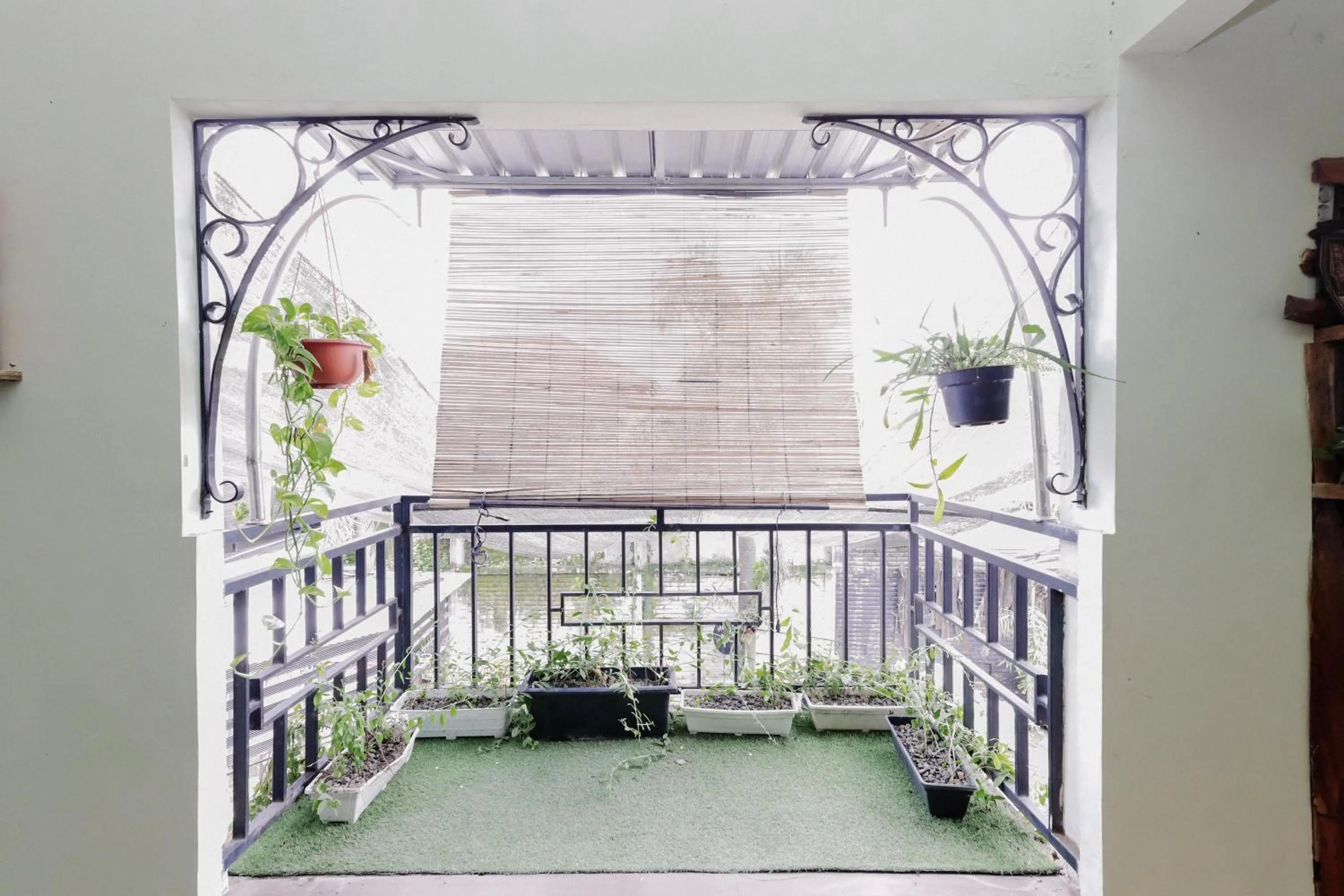 Balcony/Terrace in RedDoorz near Alun Alun Madiun