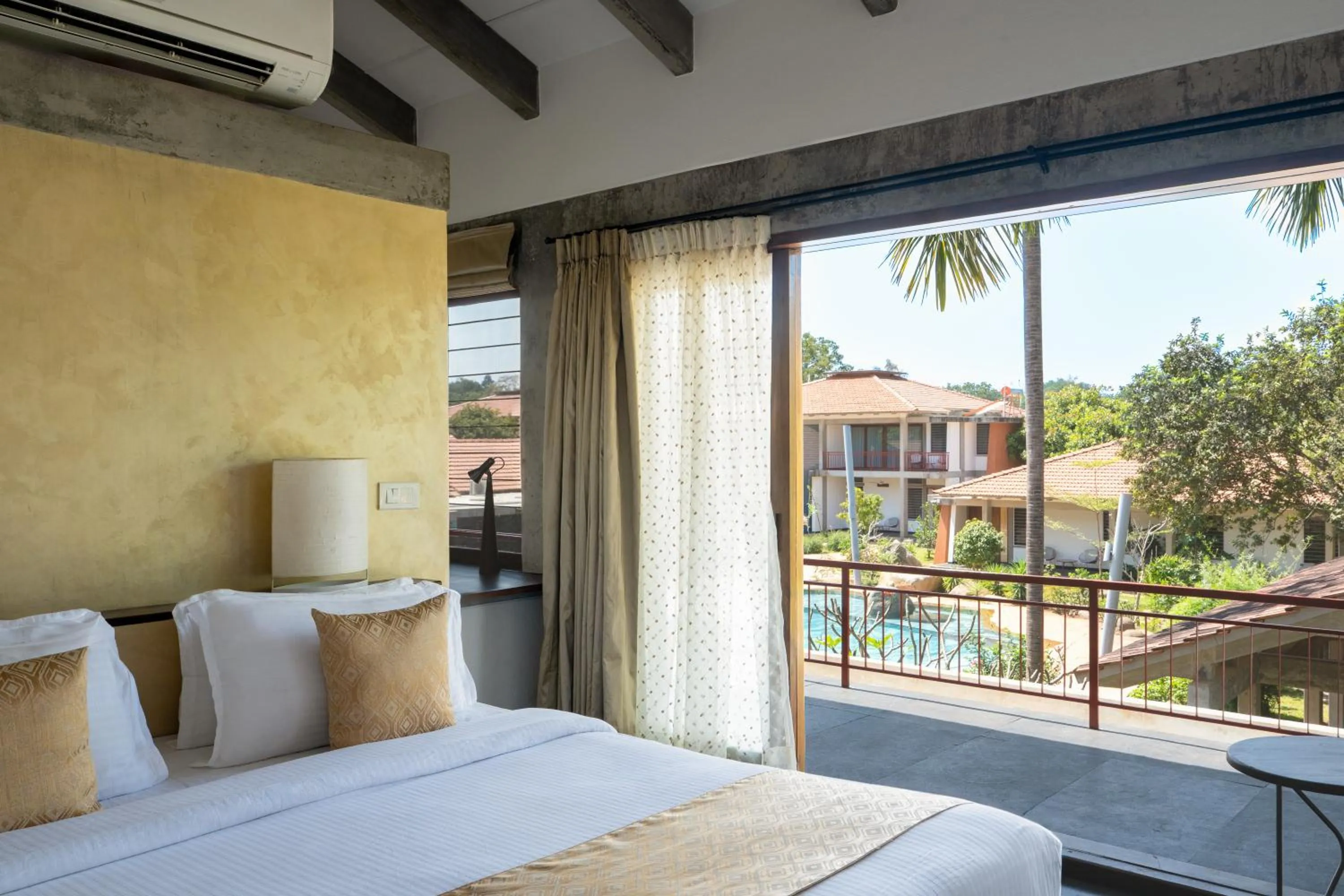 Photo of the whole room, Bed in Sanctuary Amaidiyana - A CGH Earth Experience