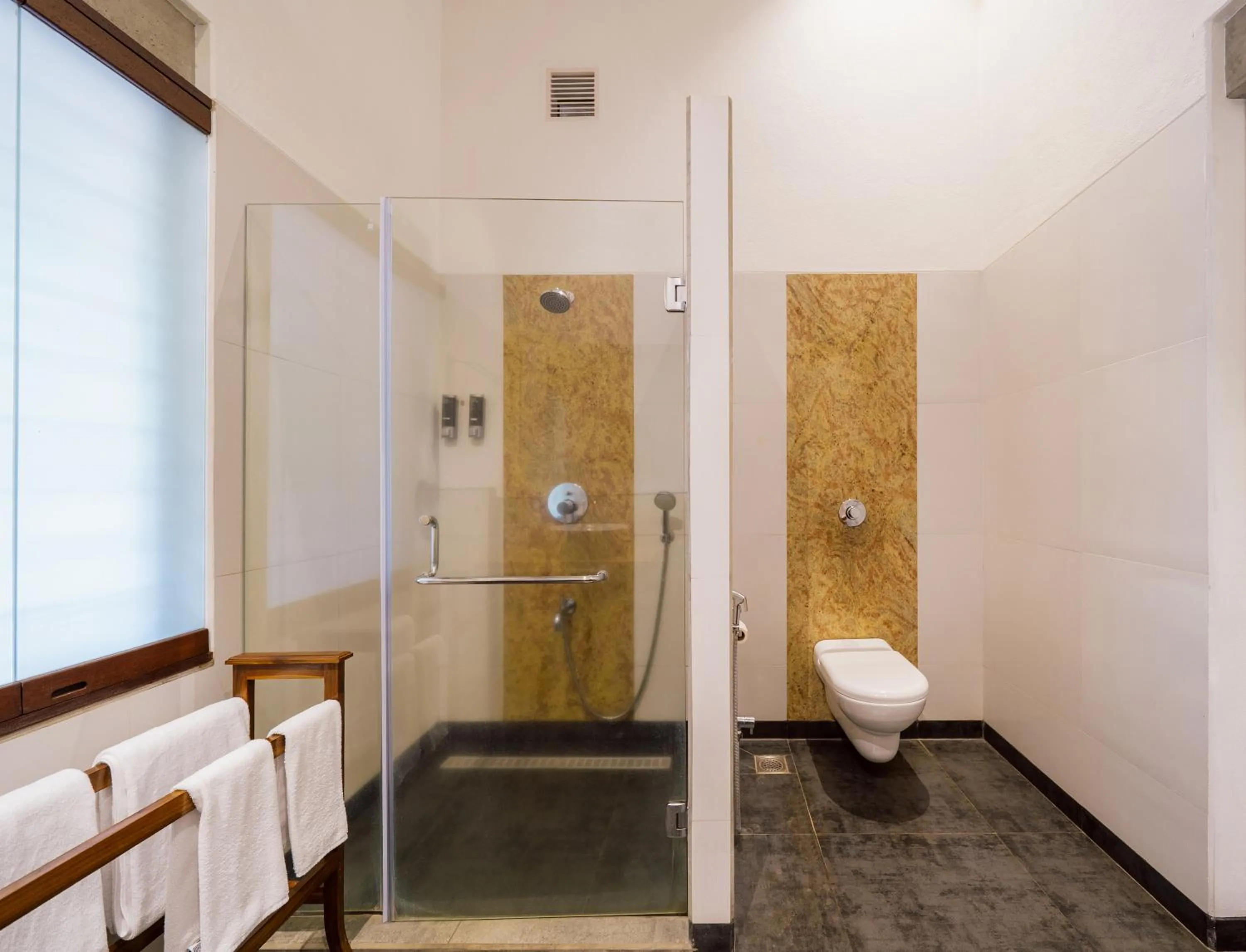 Bathroom in Sanctuary Amaidiyana - A CGH Earth Experience