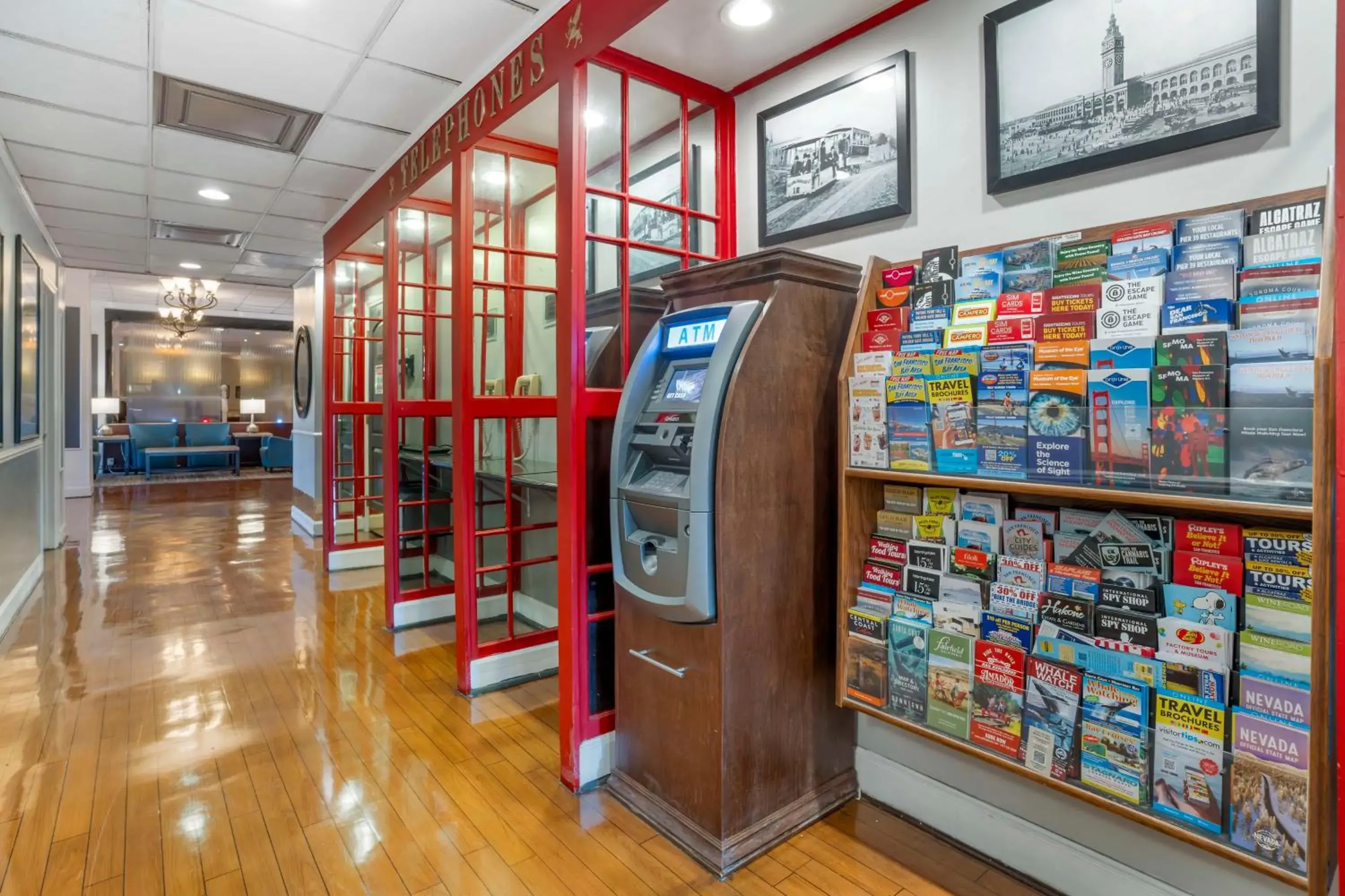 Lobby or reception in Best Western Plus Grosvenor Airport Hotel Lobby or reception in Best Western Plus Grosvenor Airport Hotel