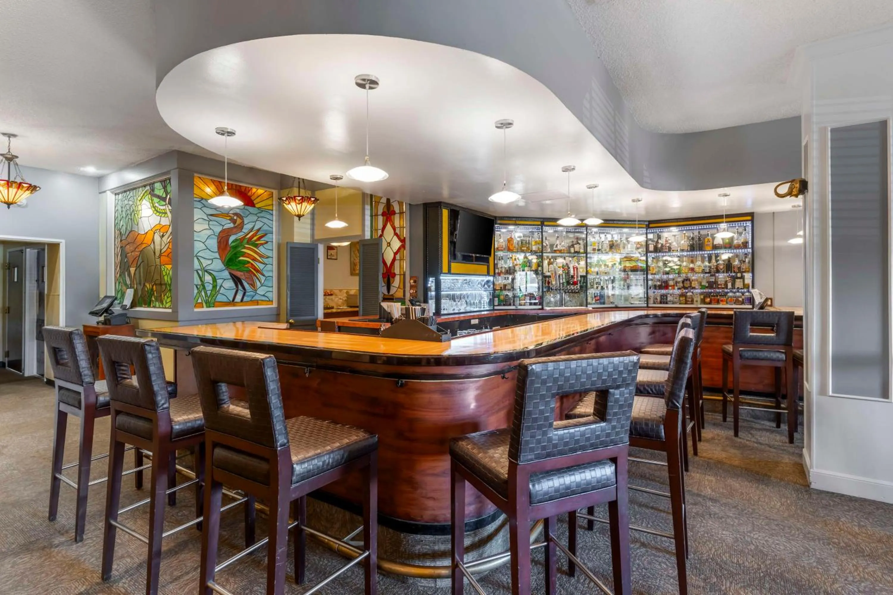 Lounge or bar in Best Western Plus Grosvenor Airport Hotel