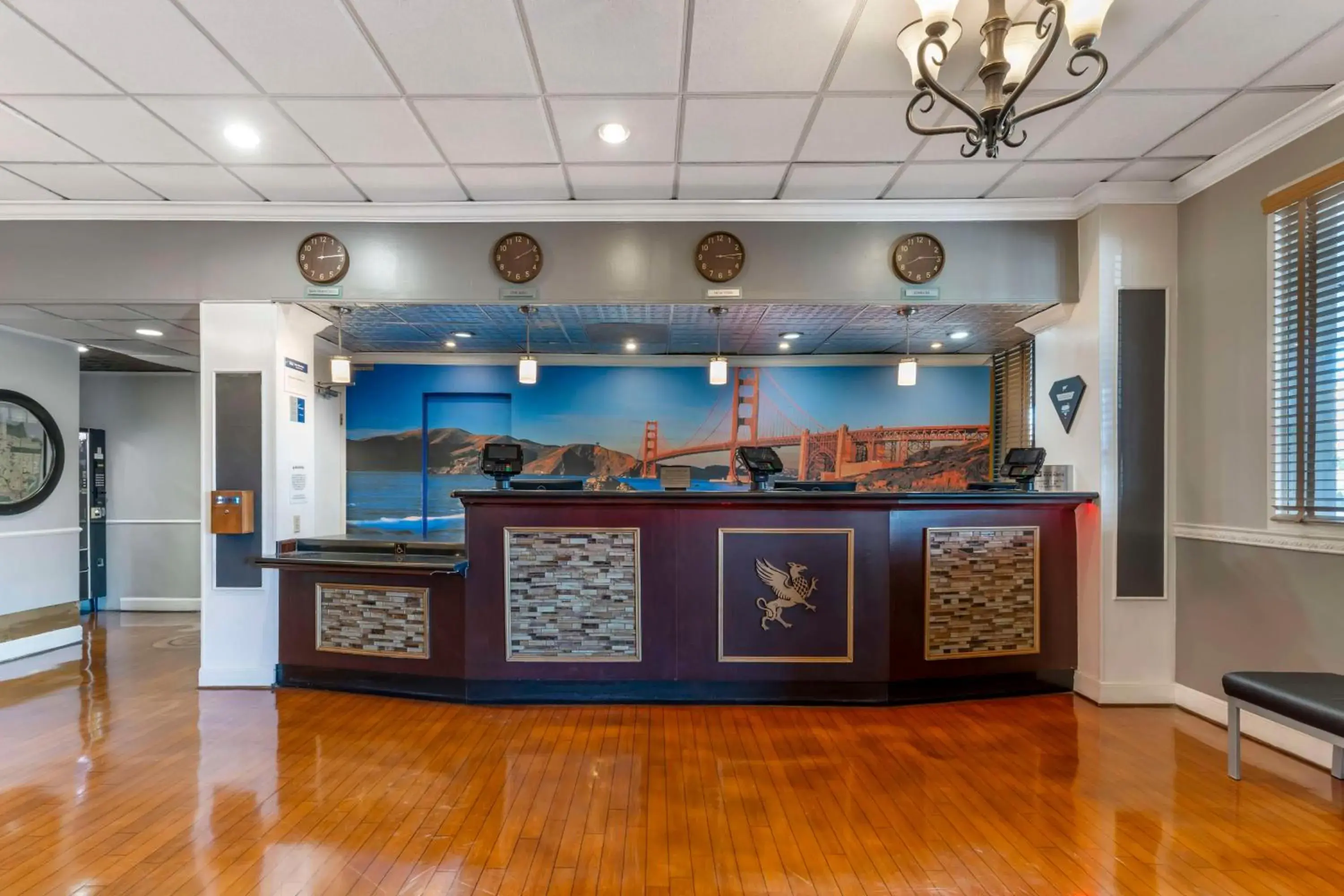 Lobby or reception in Best Western Plus Grosvenor Airport Hotel Lobby or reception in Best Western Plus Grosvenor Airport Hotel