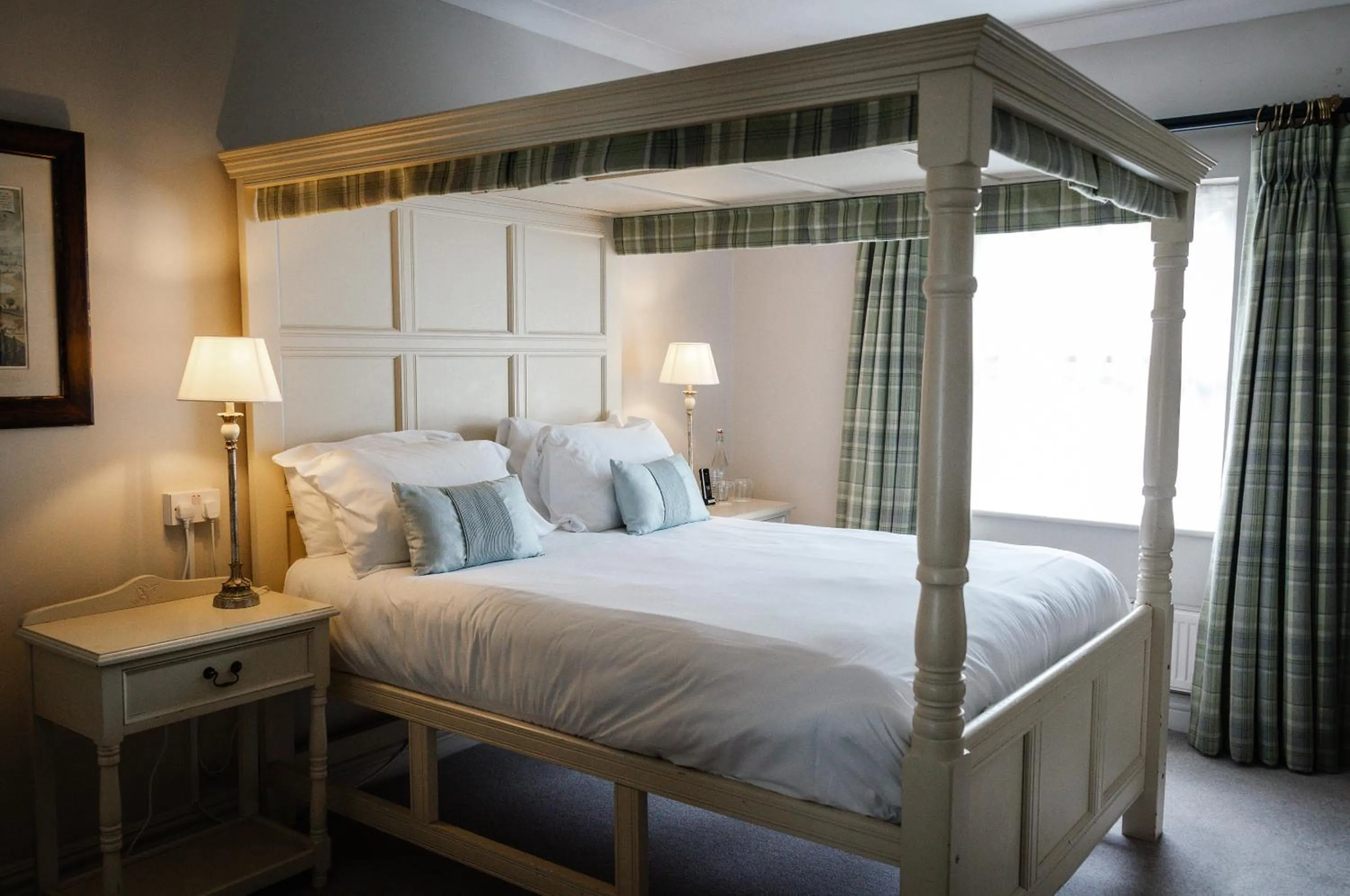 Bedroom, Bed in Conyngham Arms Hotel
