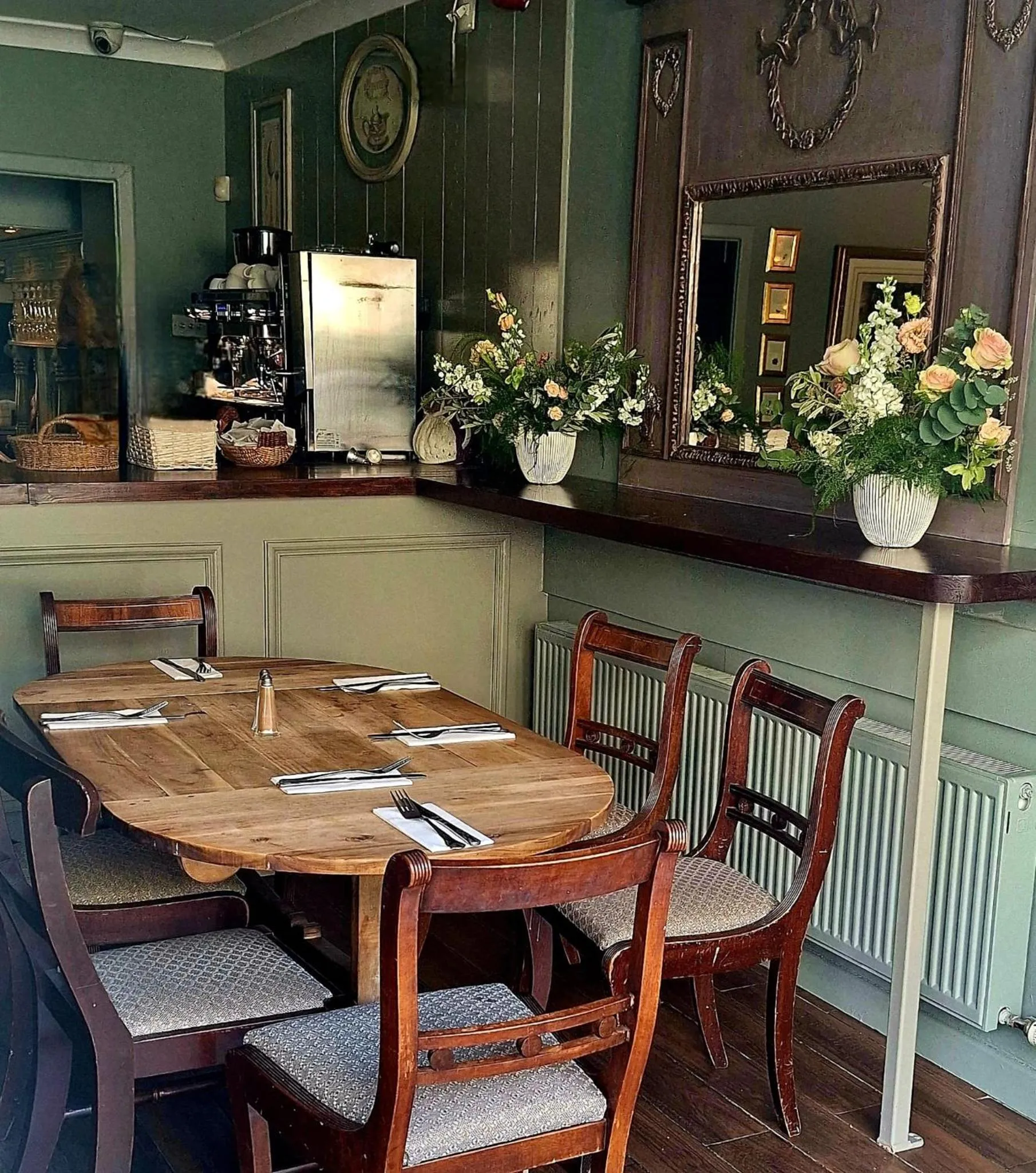 Restaurant/places to eat in Conyngham Arms Hotel