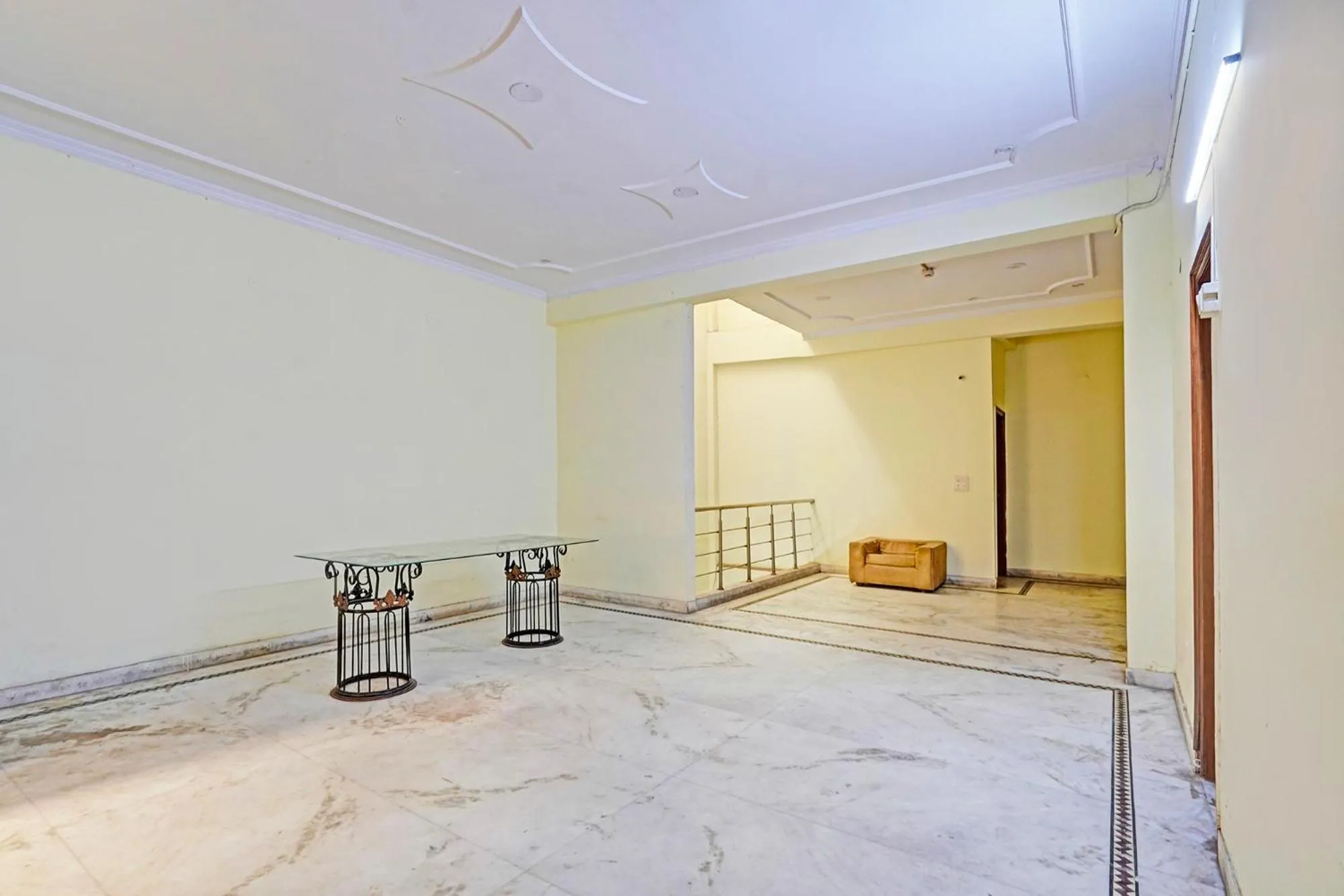 Lobby or reception in FabHotel The Everest 43