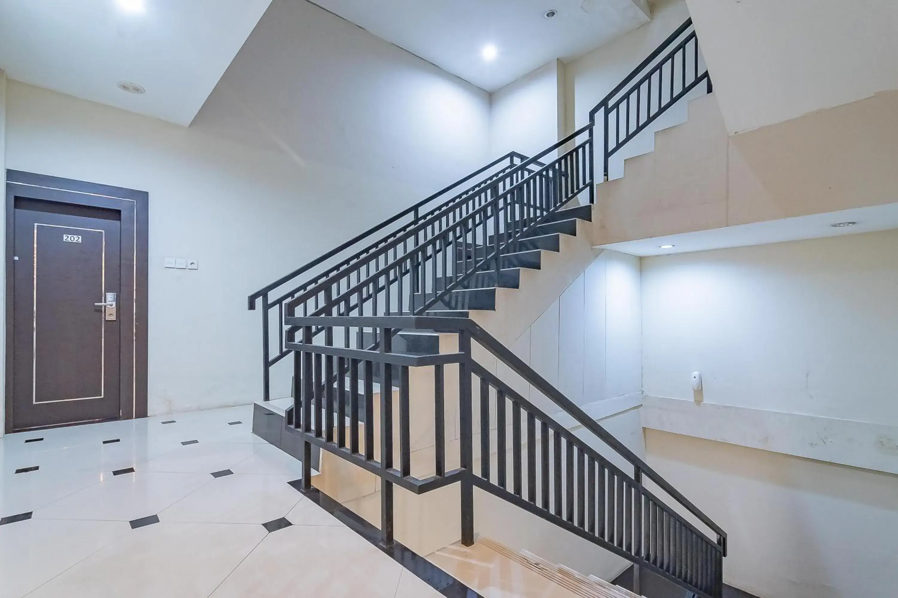 Property building in RedDoorz near Stadion Sanaman Mantikei Property building in RedDoorz near Stadion Sanaman Mantikei