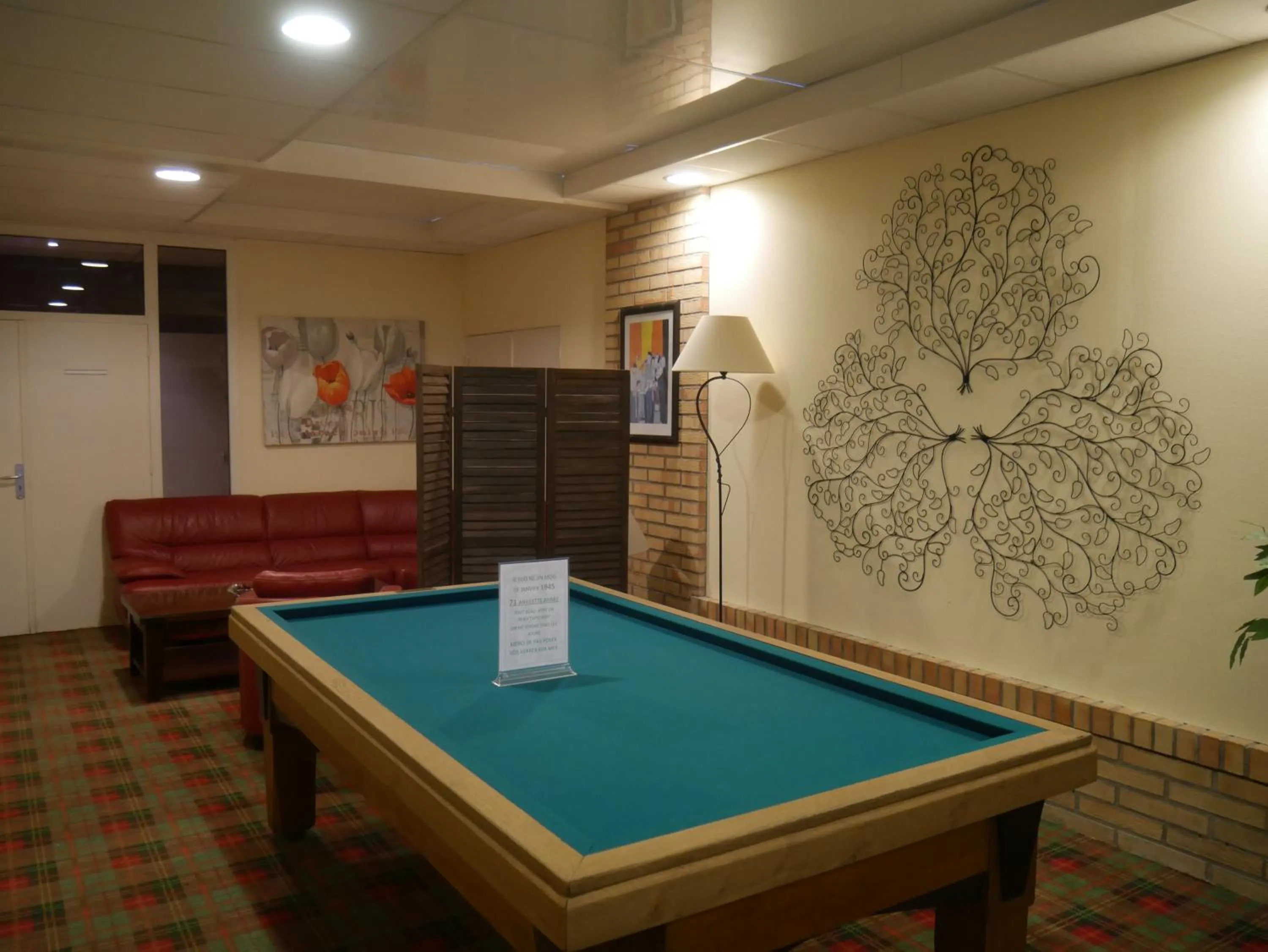 Billiard in Hotel & Restaurant Le Cardinal