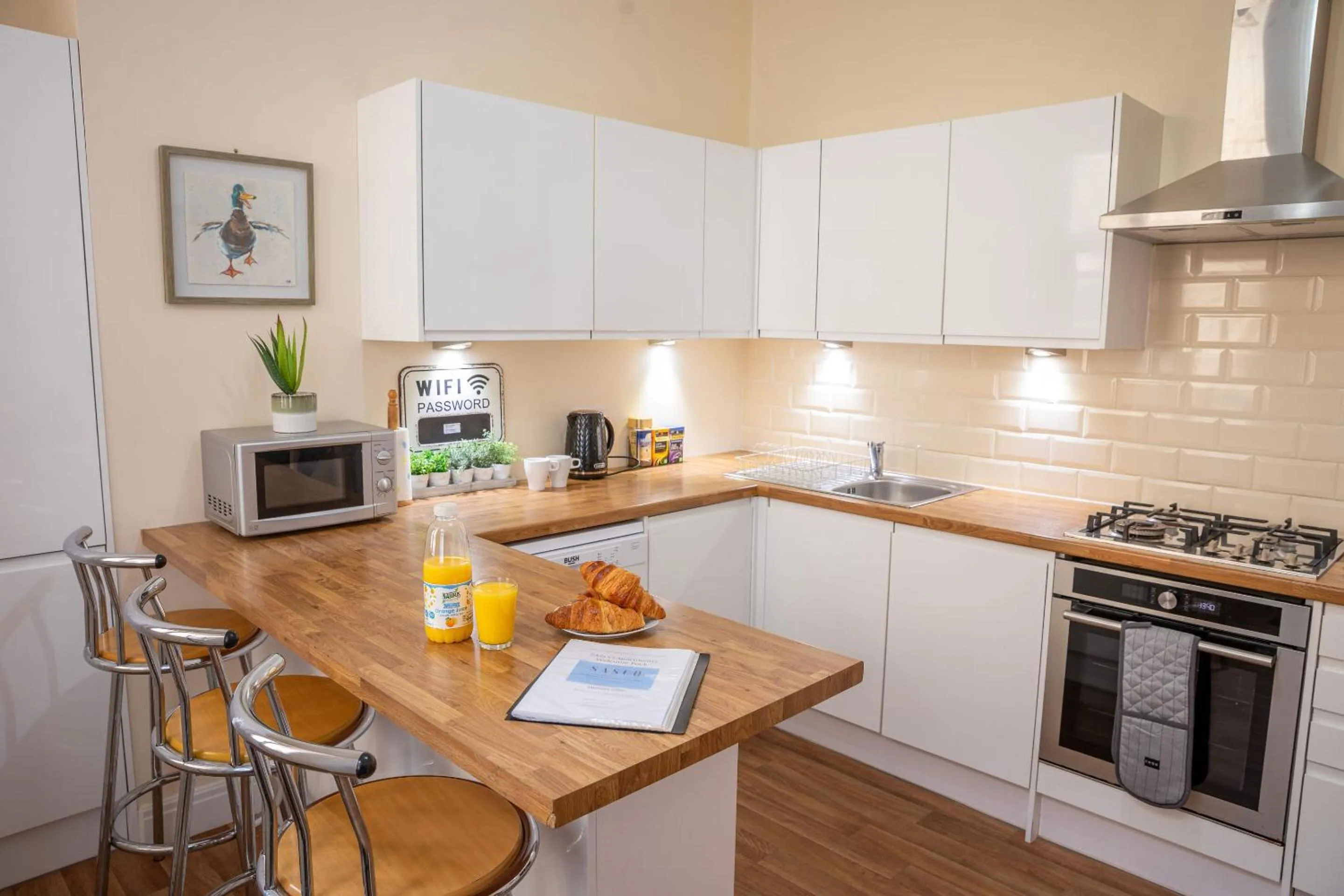 Kitchen or kitchenette in Sapphire House By Sasco