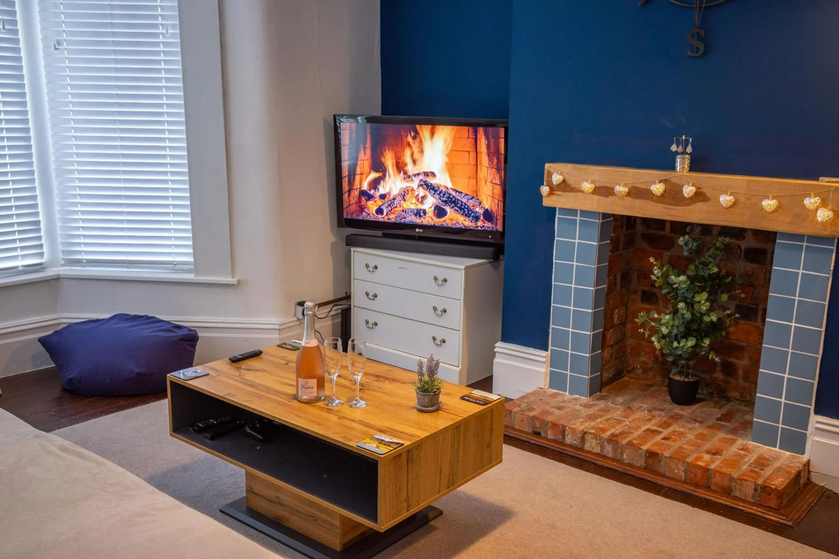 Living room in Sapphire House By Sasco