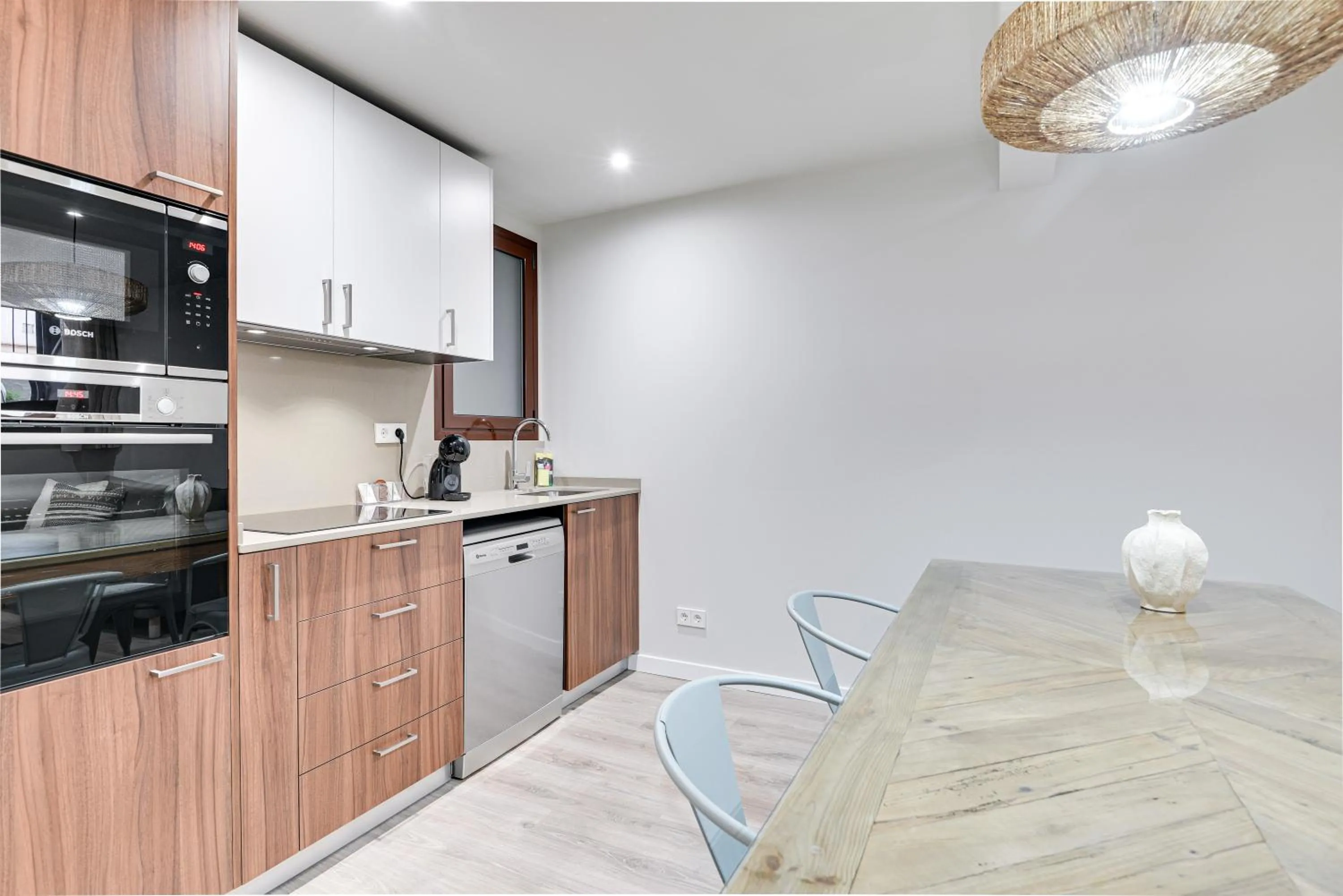 Kitchen or kitchenette in LucasLand Apartments Barcelona