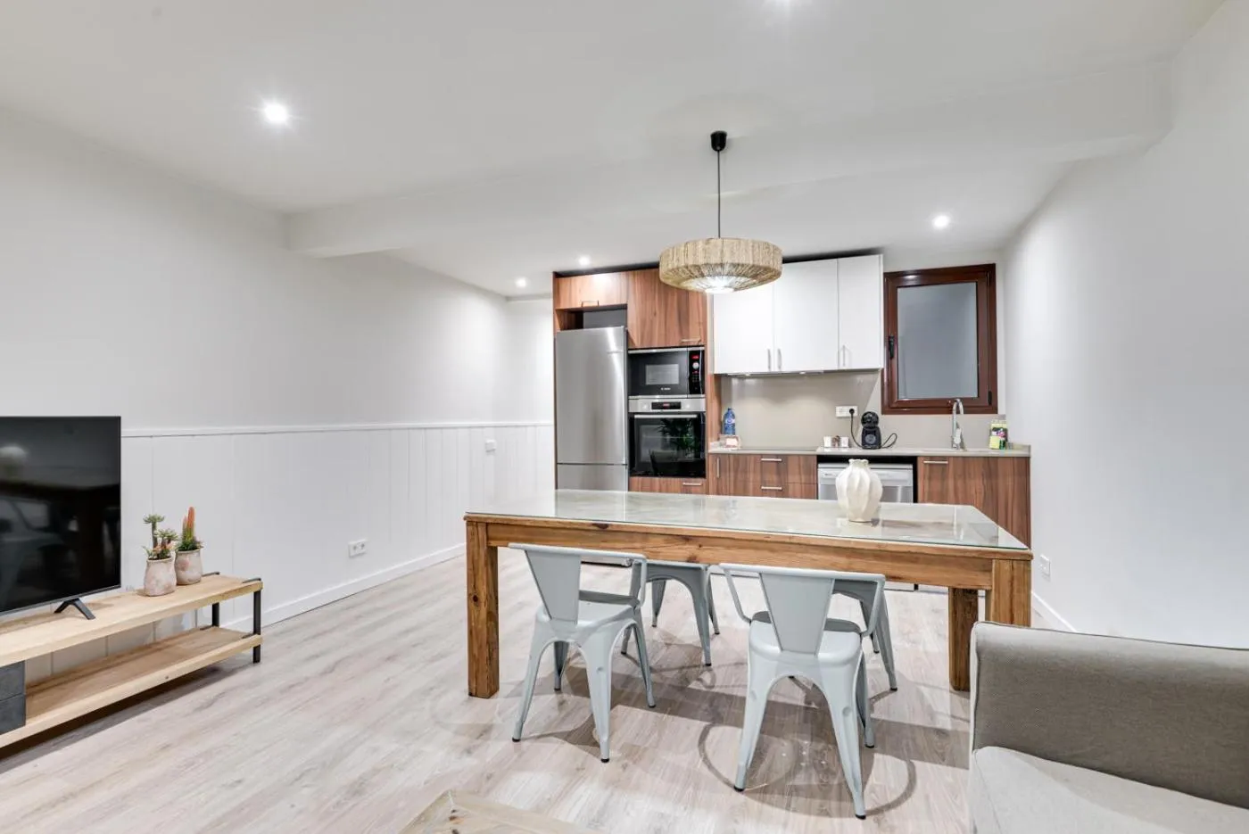Kitchen or kitchenette in LucasLand Apartments Barcelona