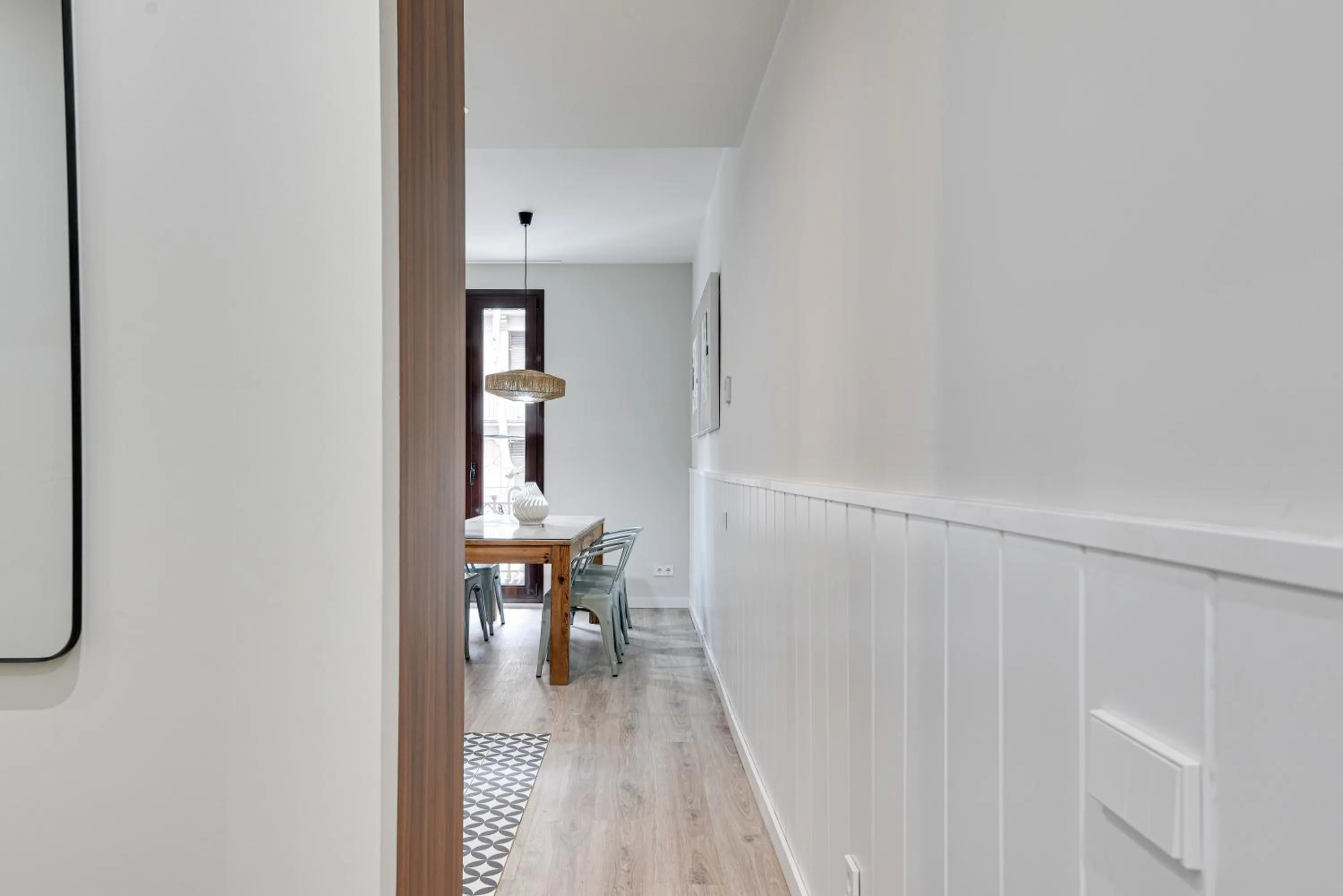 Dining area in LucasLand Apartments Barcelona