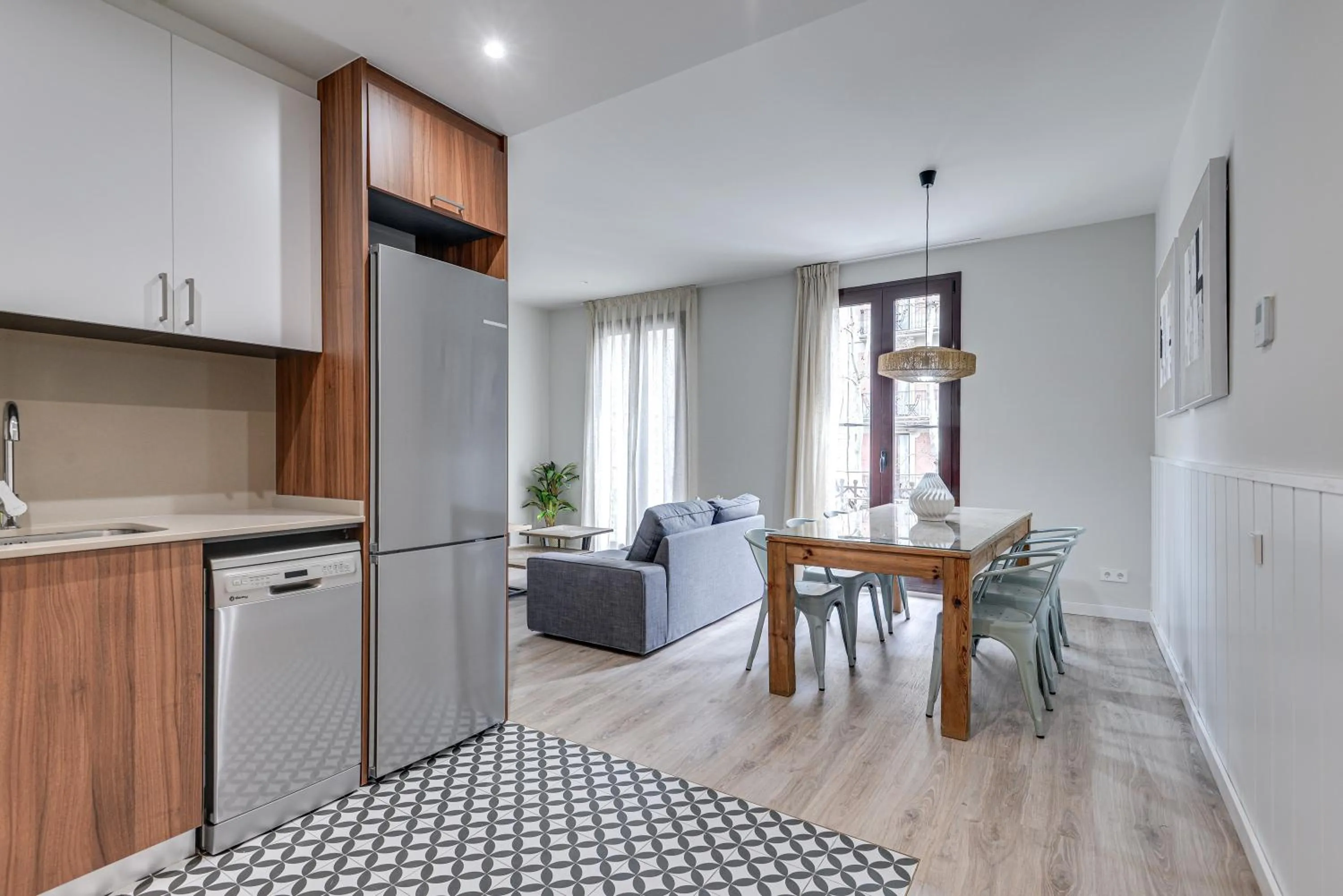 Kitchen or kitchenette in LucasLand Apartments Barcelona