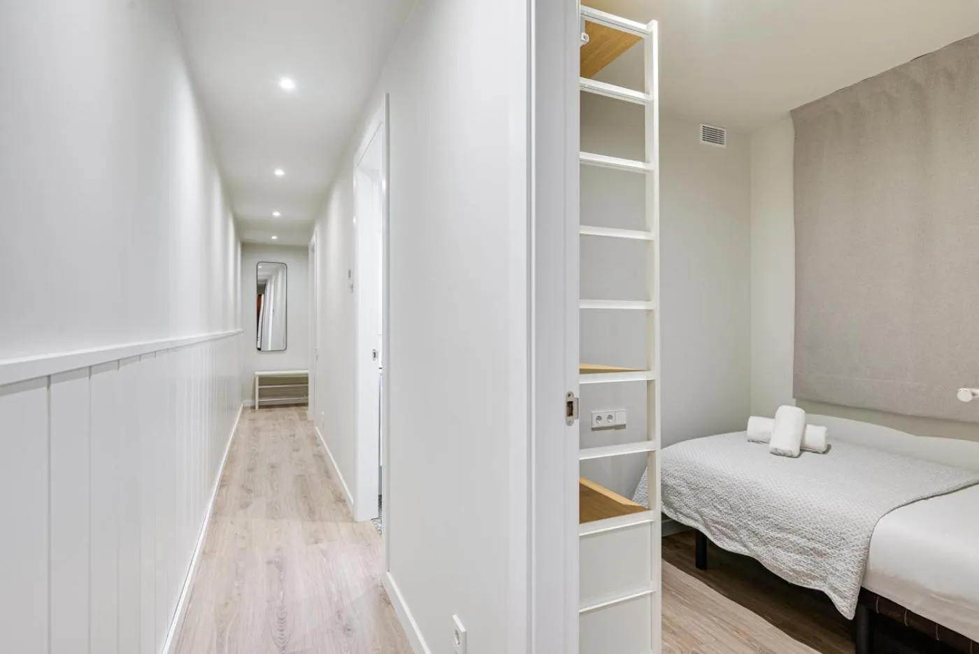 Bedroom, Bed in LucasLand Apartments Barcelona