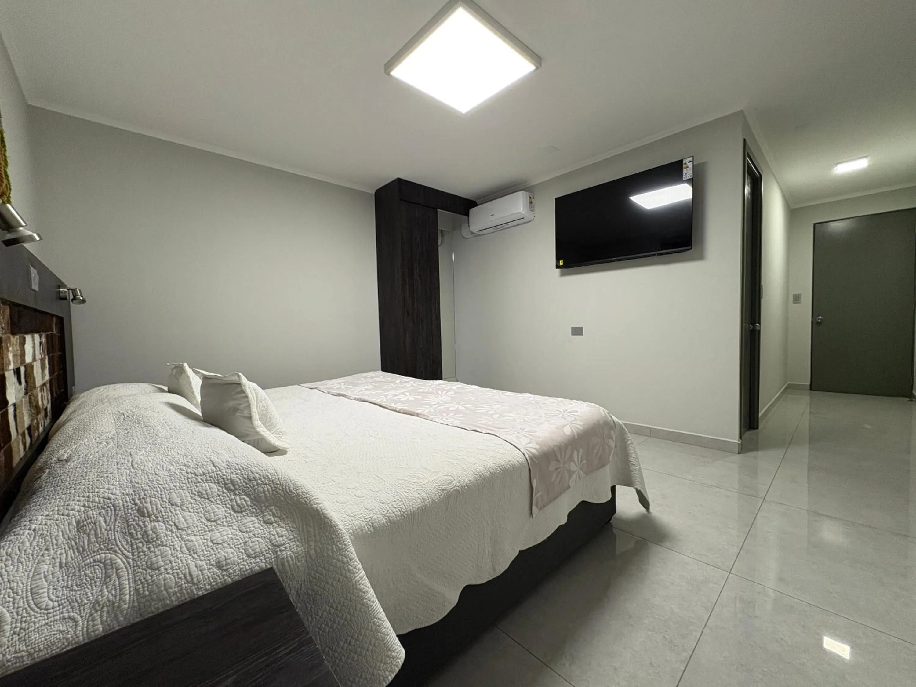 Photo of the whole room, Bed in Atankalama