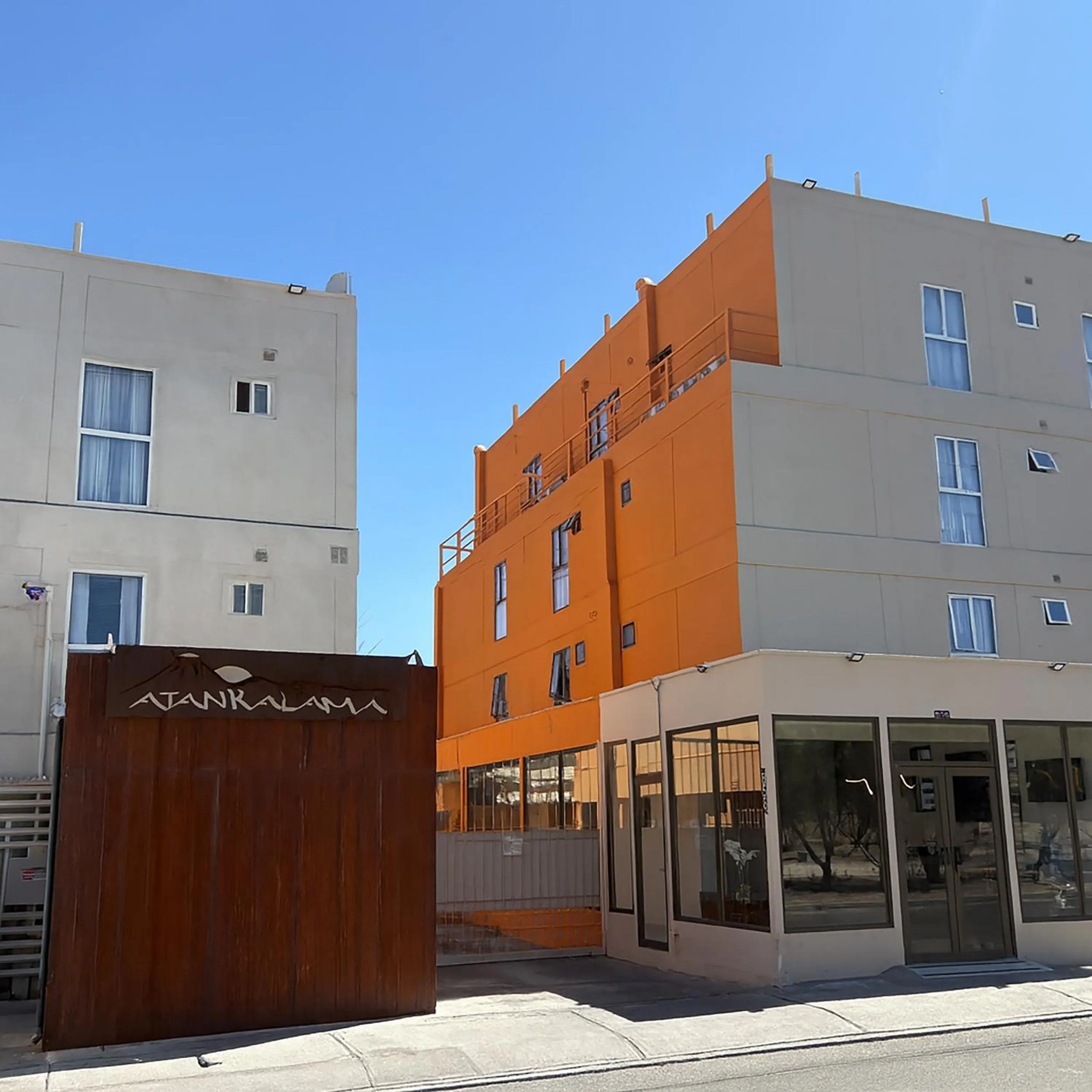 Property building in Atankalama