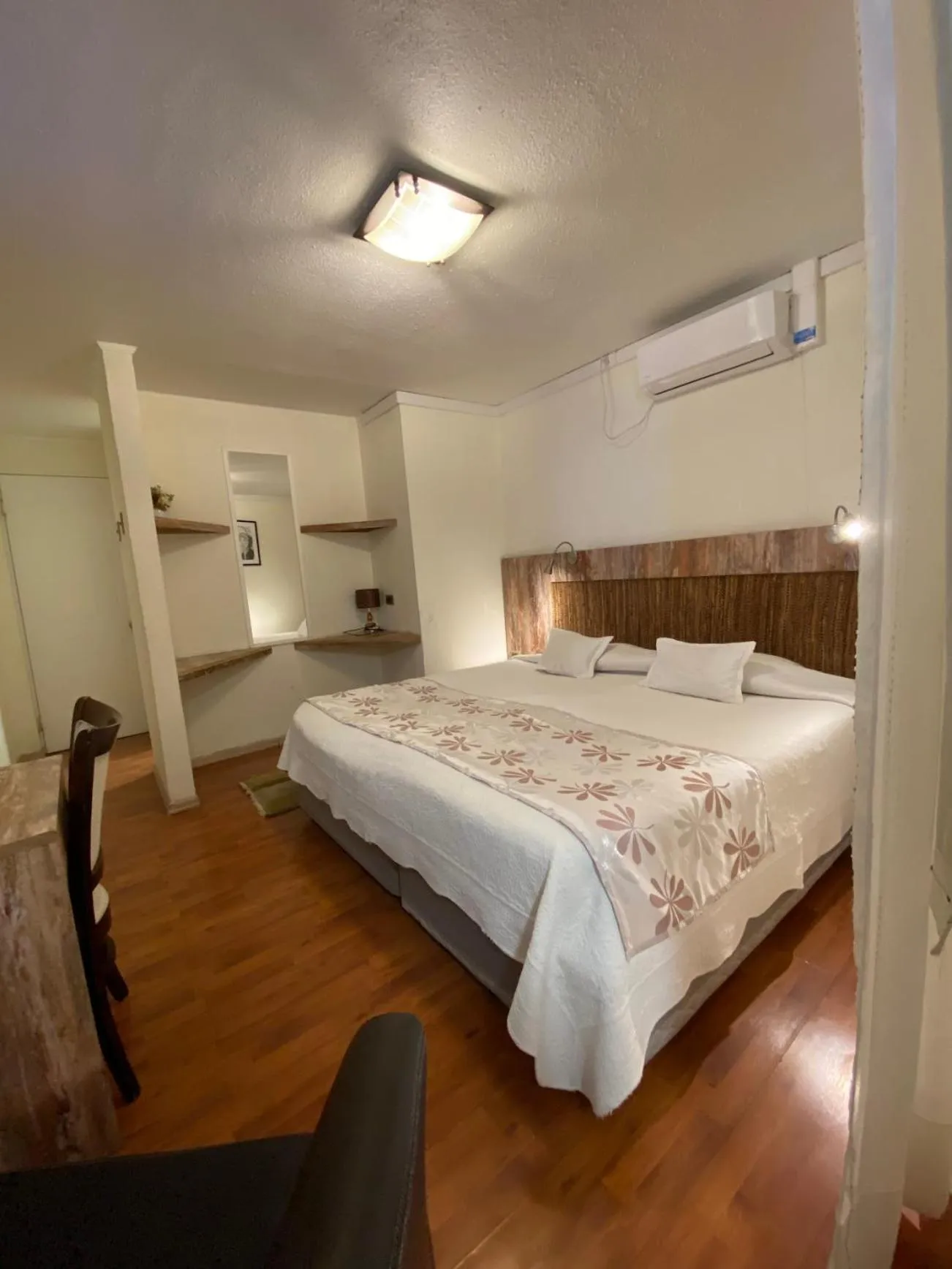 Photo of the whole room, Bed in Atankalama