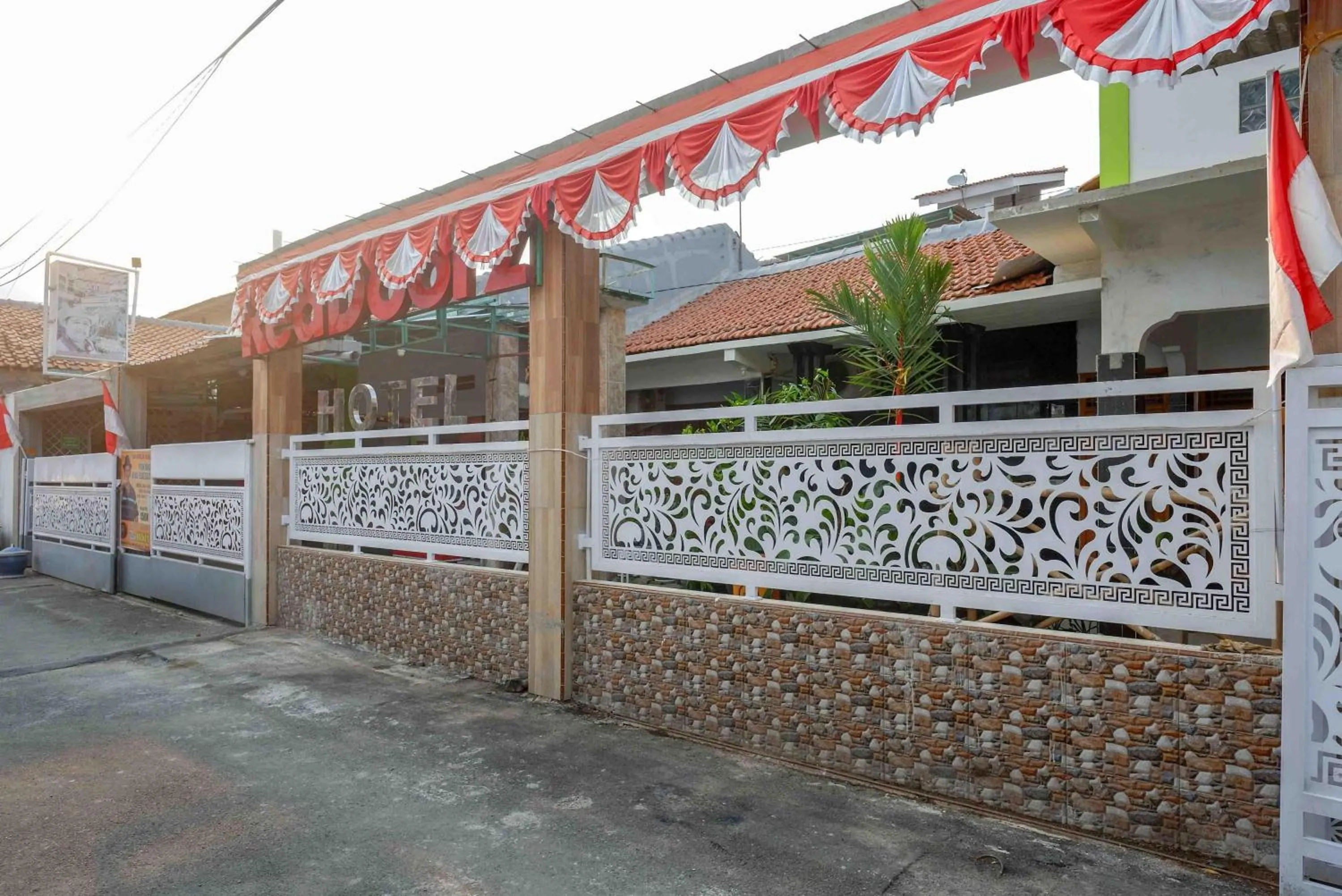 Facade/entrance in RedDoorz Syariah near Alun Alun Balai Kota Tegal