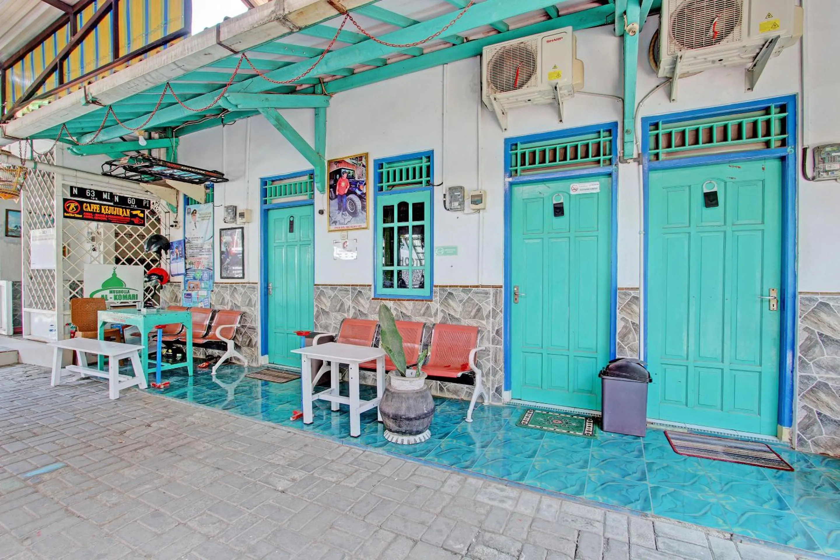 Lobby or reception in Capital O 92929 Hotel New Tirta Kencana Syariah