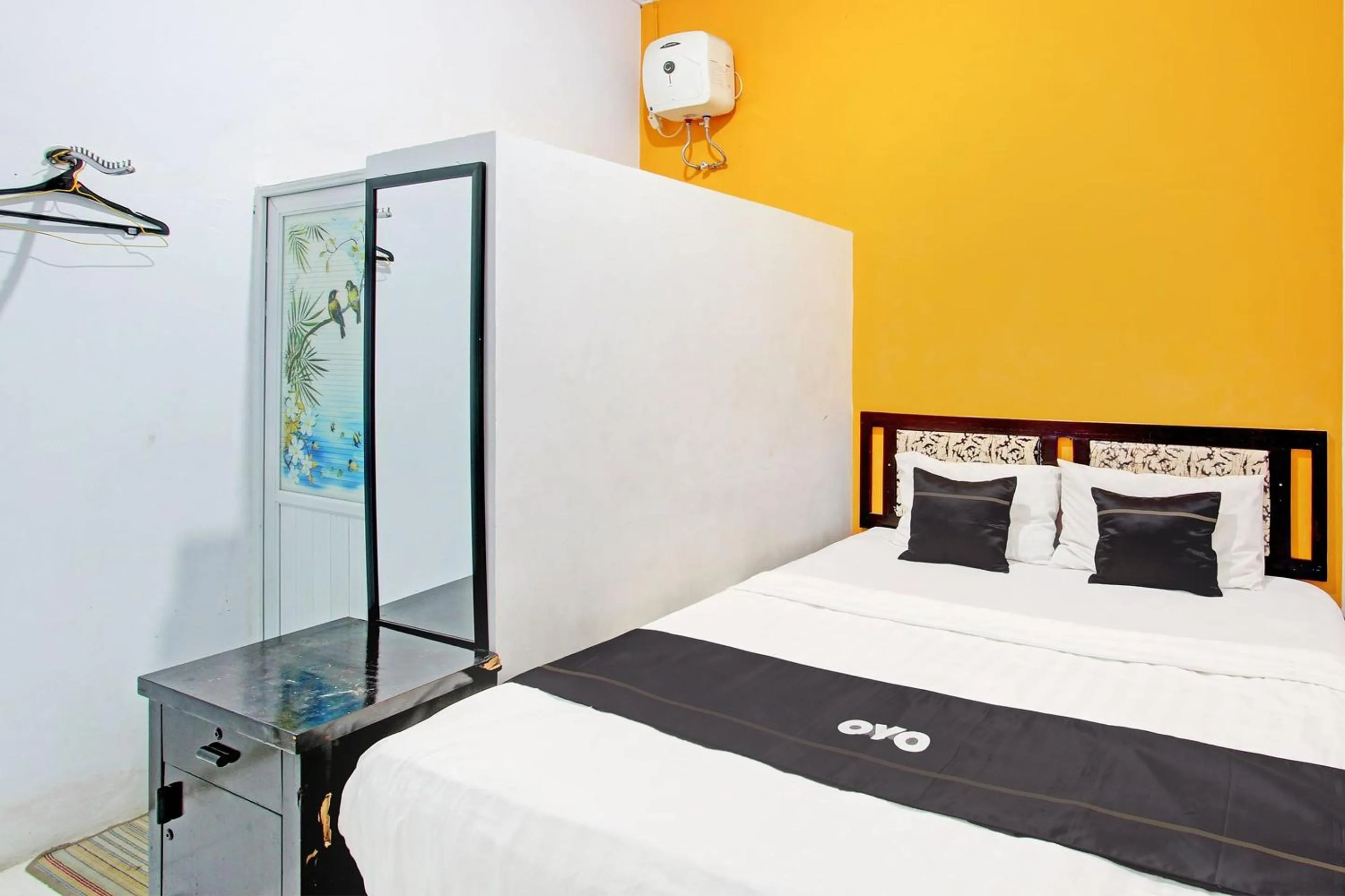 Bedroom, Bed in Capital O 92929 Hotel New Tirta Kencana Syariah