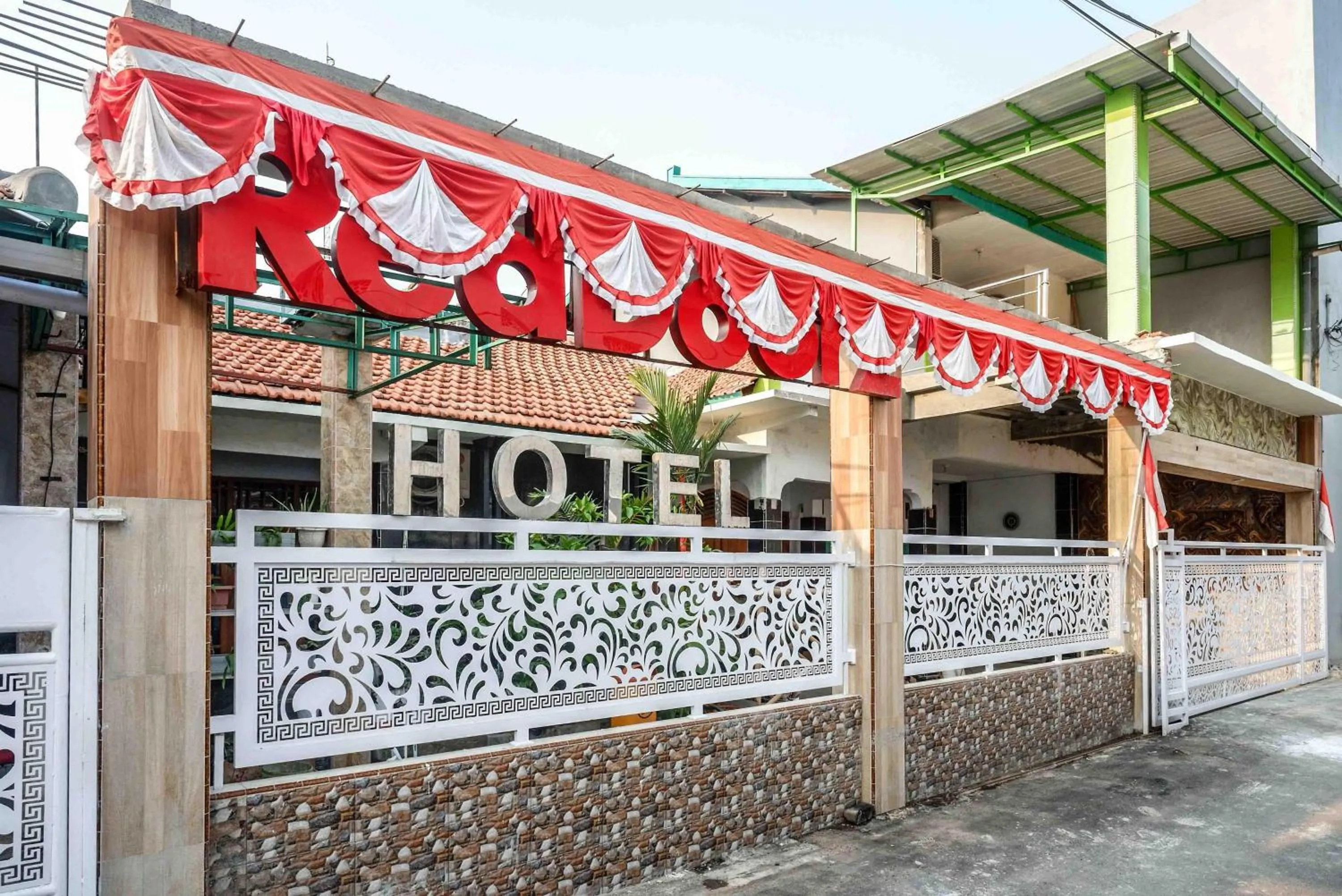 Facade/entrance in RedDoorz Syariah near Alun Alun Balai Kota Tegal