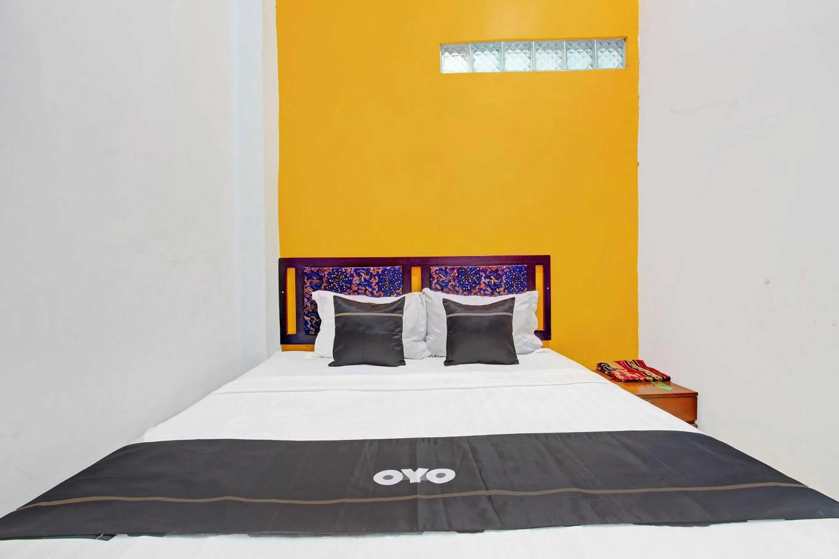 Bedroom, Bed in Capital O 92929 Hotel New Tirta Kencana Syariah