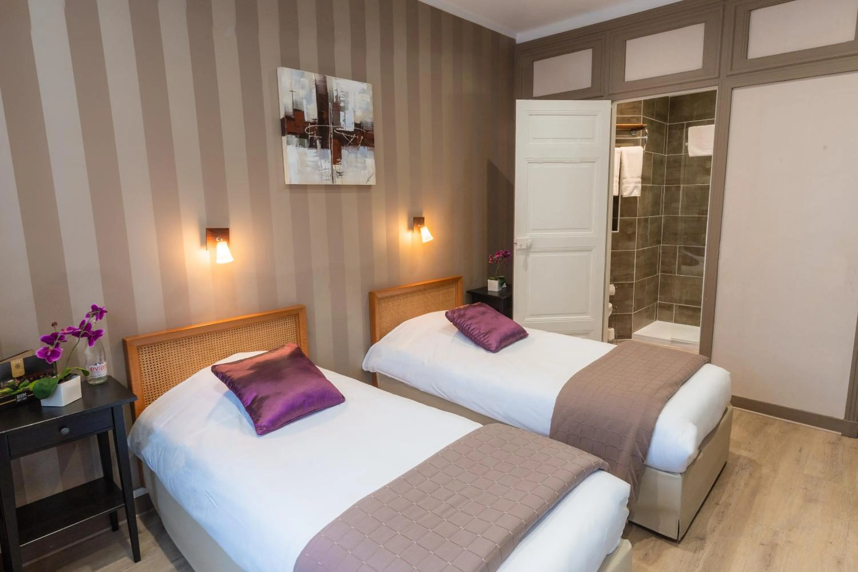 Bedroom, Bed in Grand Hôtel de L'Espérance