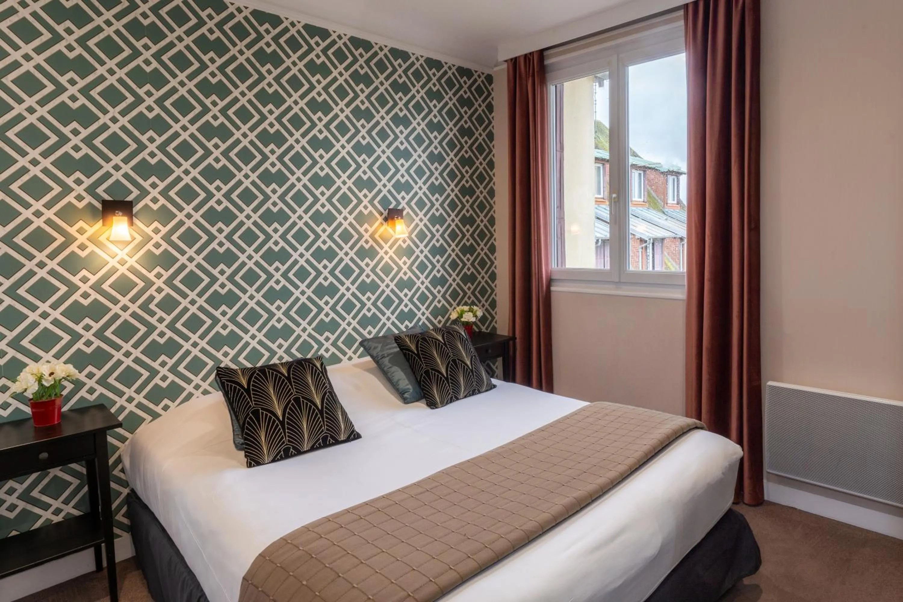 Bedroom, Bed in Grand Hôtel de L'Espérance