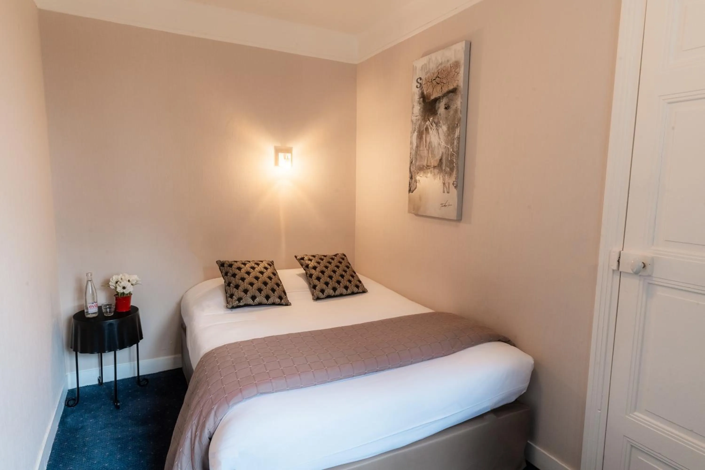 Bedroom, Bed in Grand Hôtel de L'Espérance