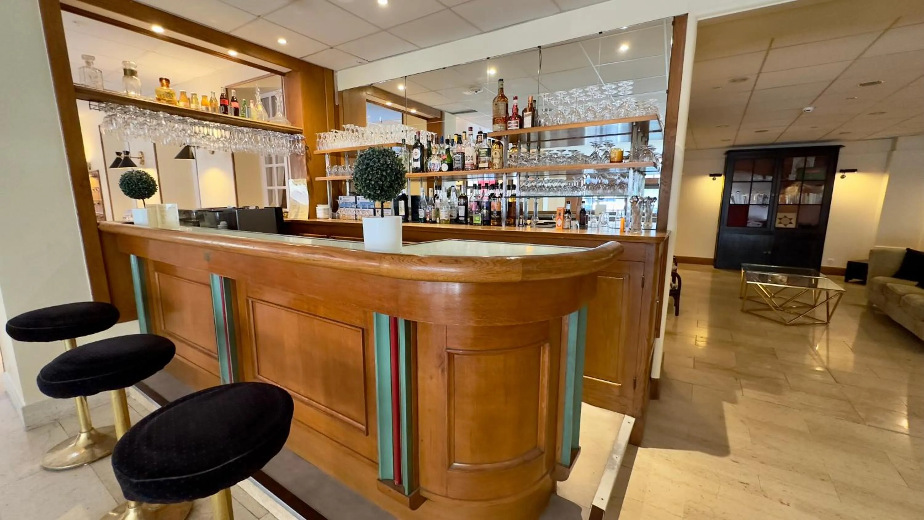 Lounge or bar in Grand Hôtel de L'Espérance