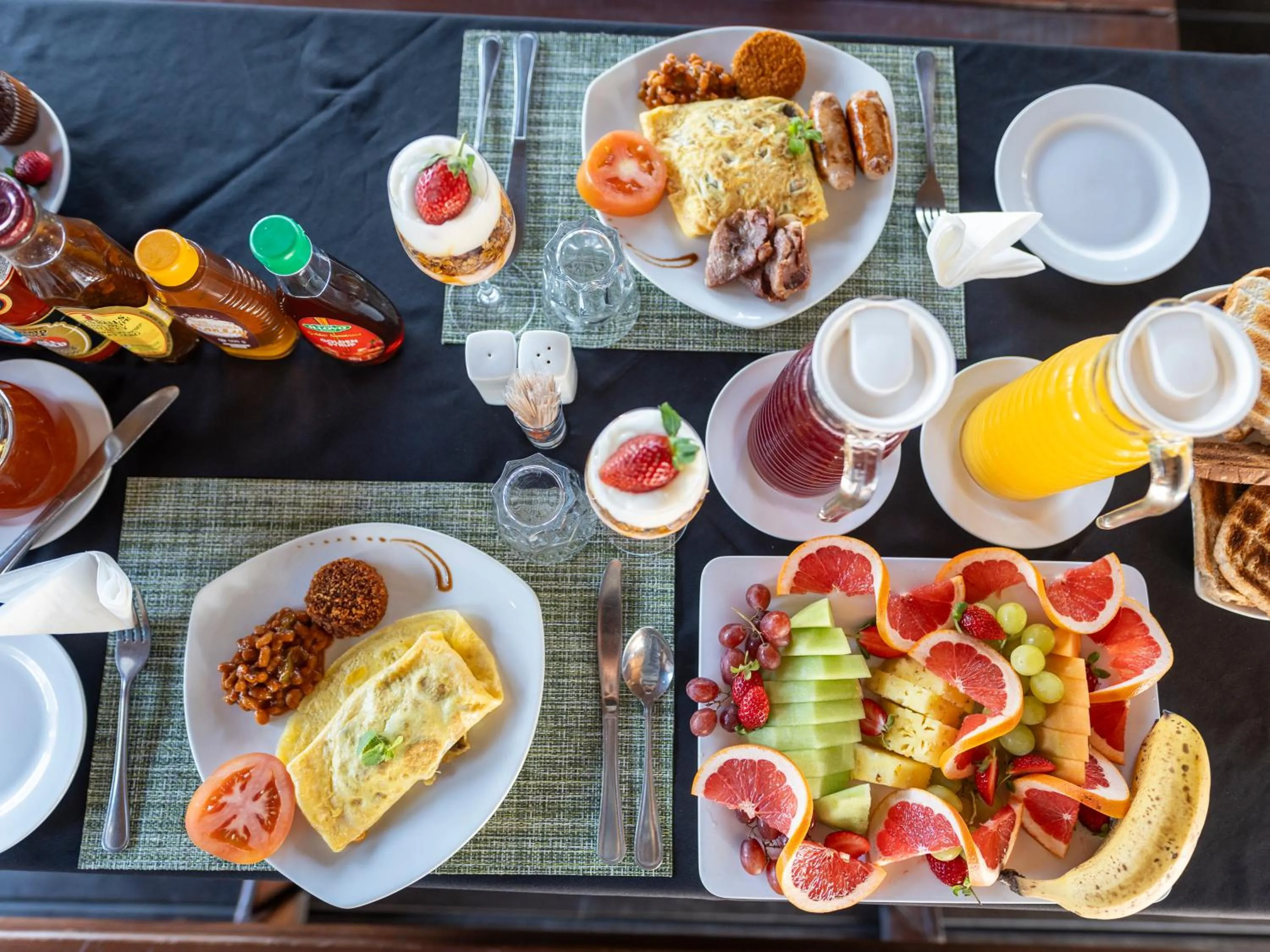 Food and drinks in Buffalo Rock Tented Camp