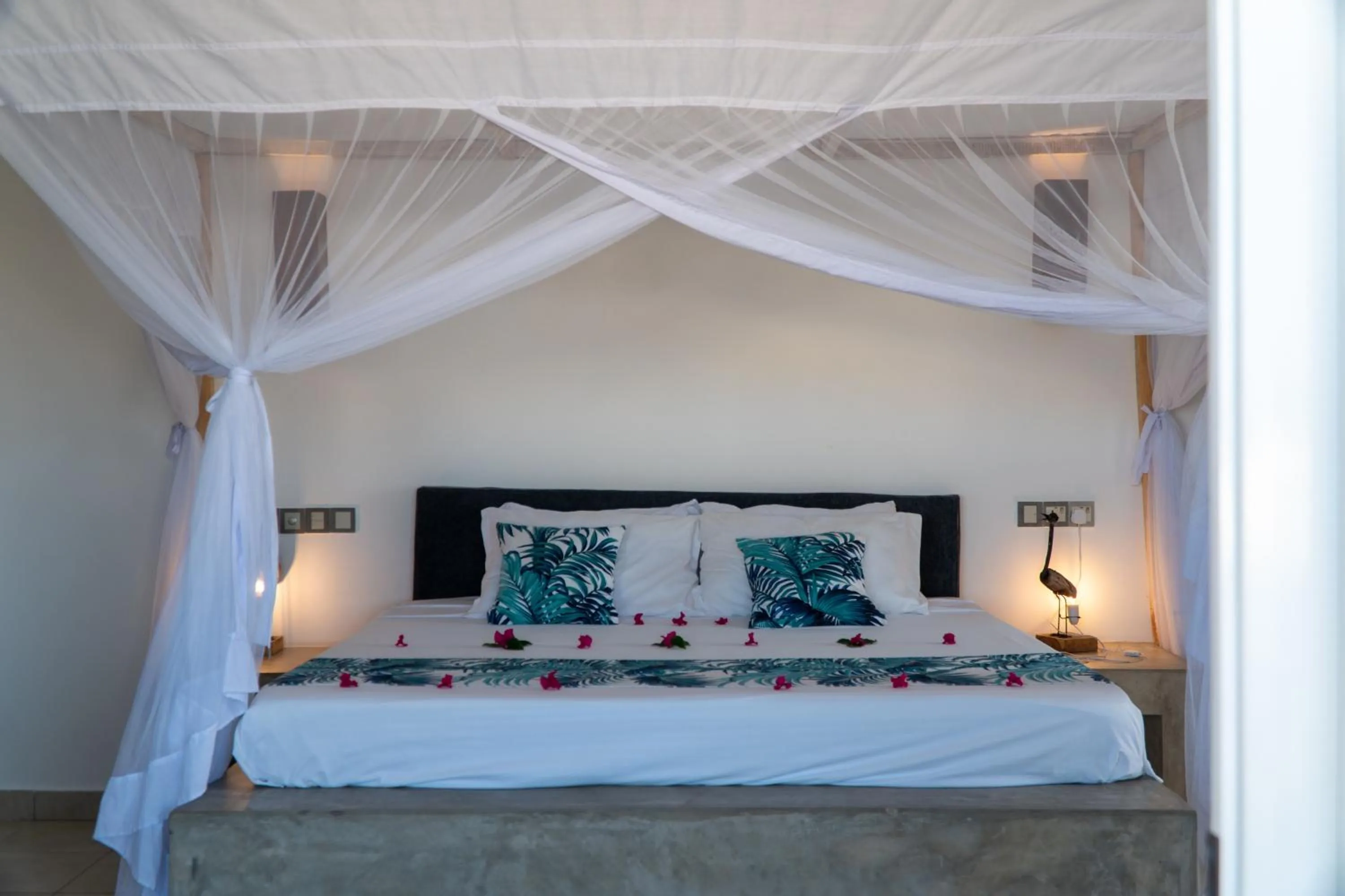 Bedroom, Bed in Visiwa Beach Resort