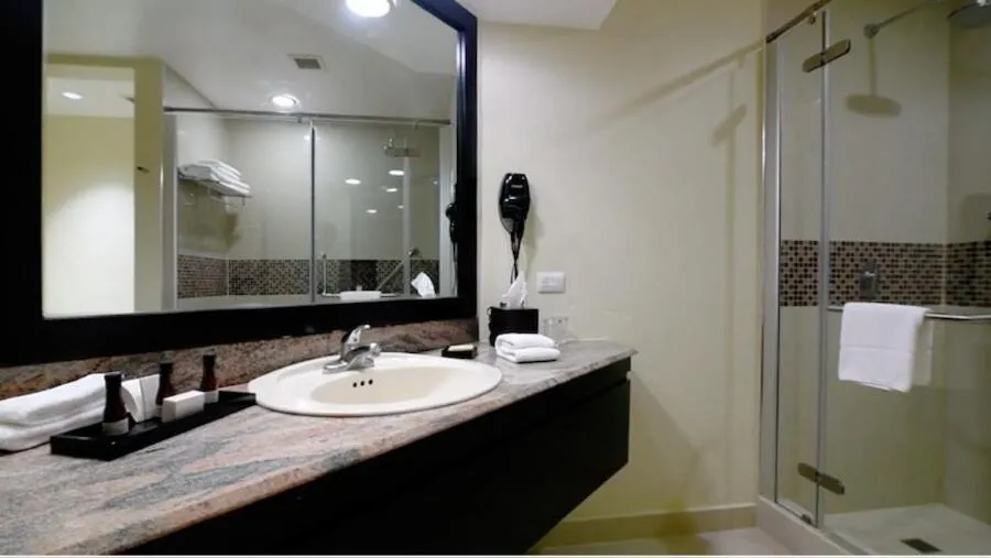 Hotel Coral & Marina