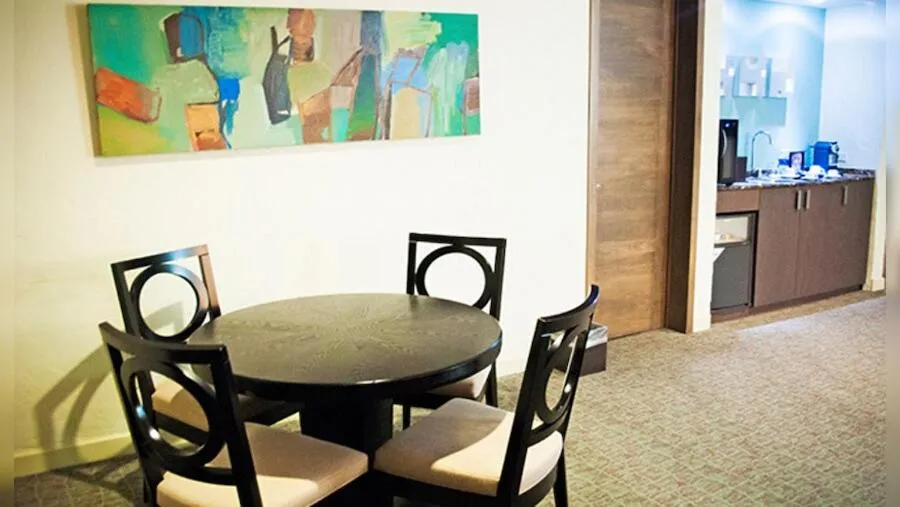 Hotel Coral & Marina