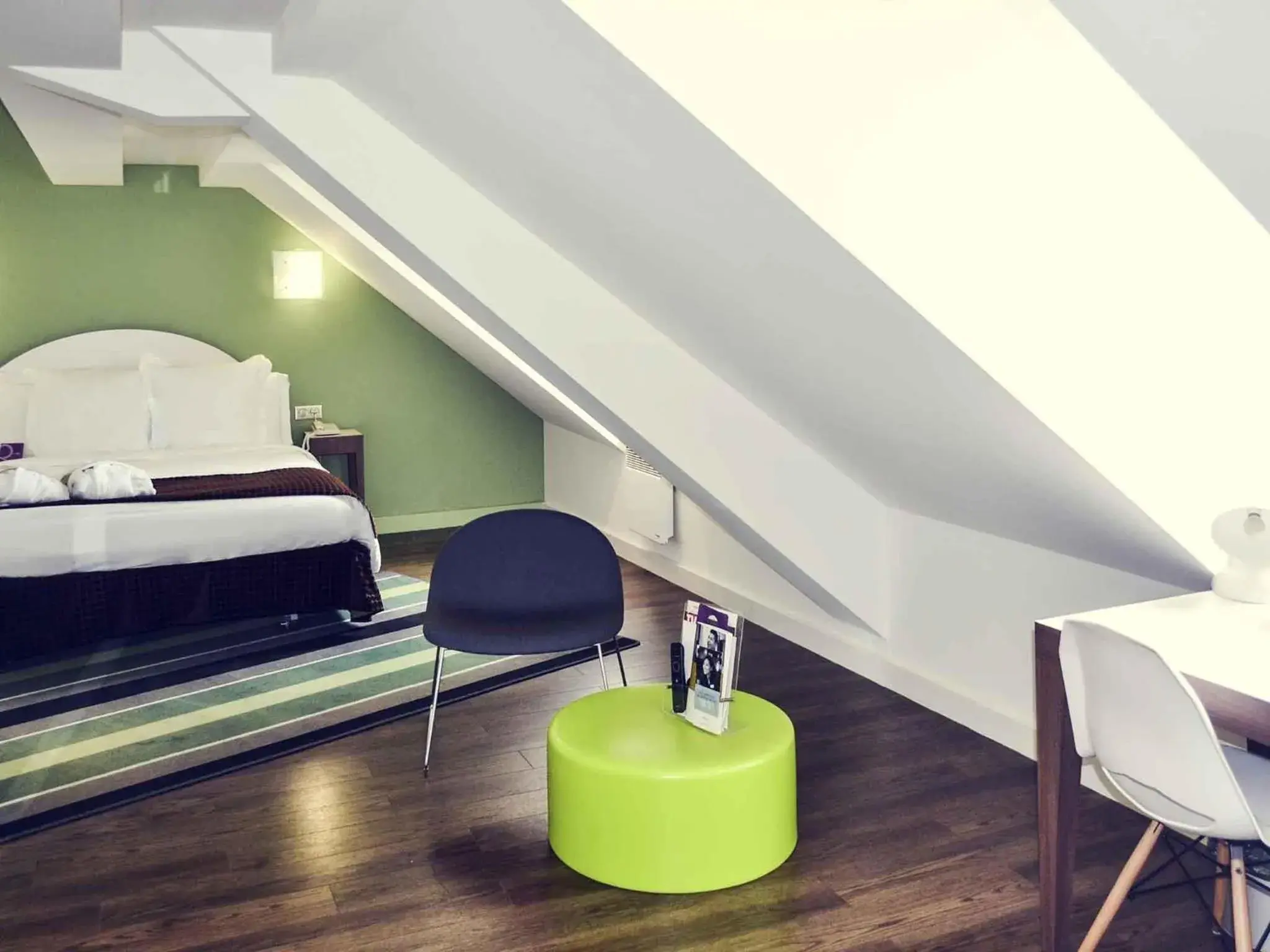 Bedroom, Bed in Mercure Strasbourg Centre Gare Bedroom, Bed in Mercure Strasbourg Centre Gare