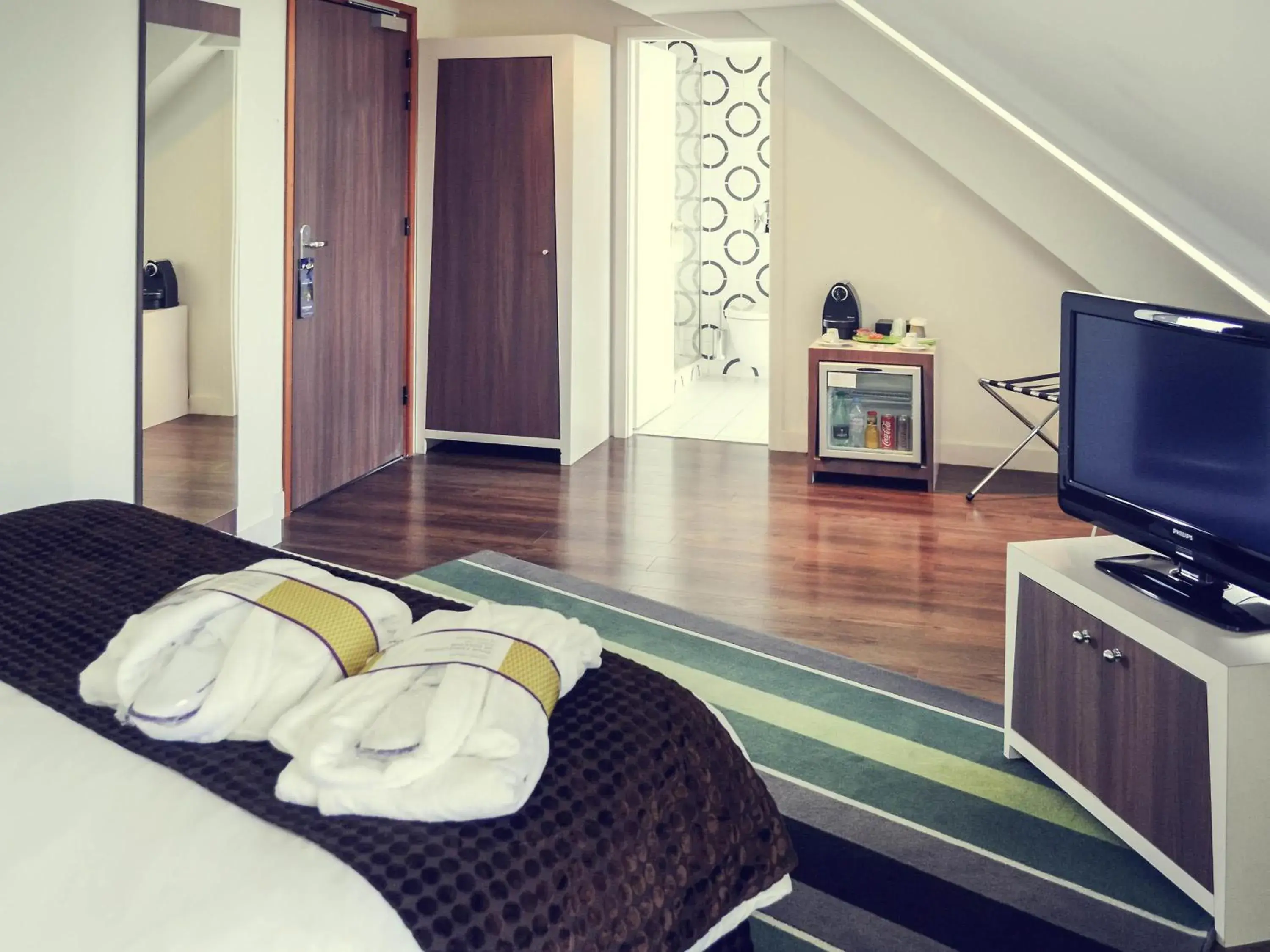 Bedroom, Bed in Mercure Strasbourg Centre Gare Bedroom, Bed in Mercure Strasbourg Centre Gare